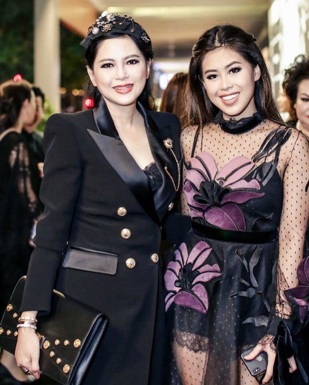 Tien Nguyen (right) and her mother, Thuy Tien. Photo: Instagram@tiennguyenn