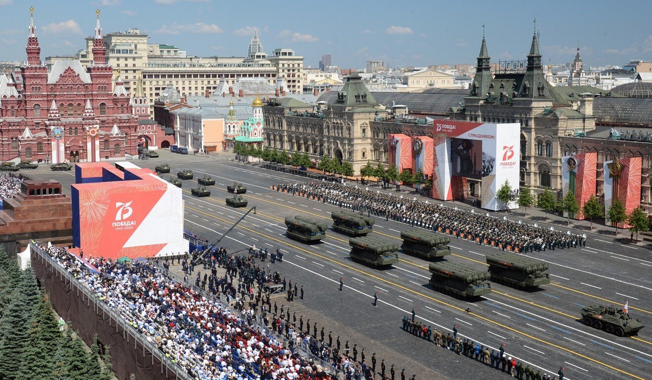 Russia’s Putin flexes military muscle with WWII parade ahead of vote on ...