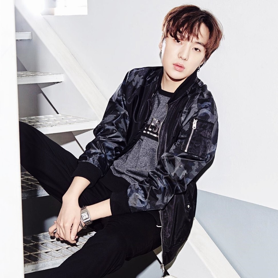 Seungyoon has a versatile voice, ranging from a powerful baritone to a breathy falsetto.