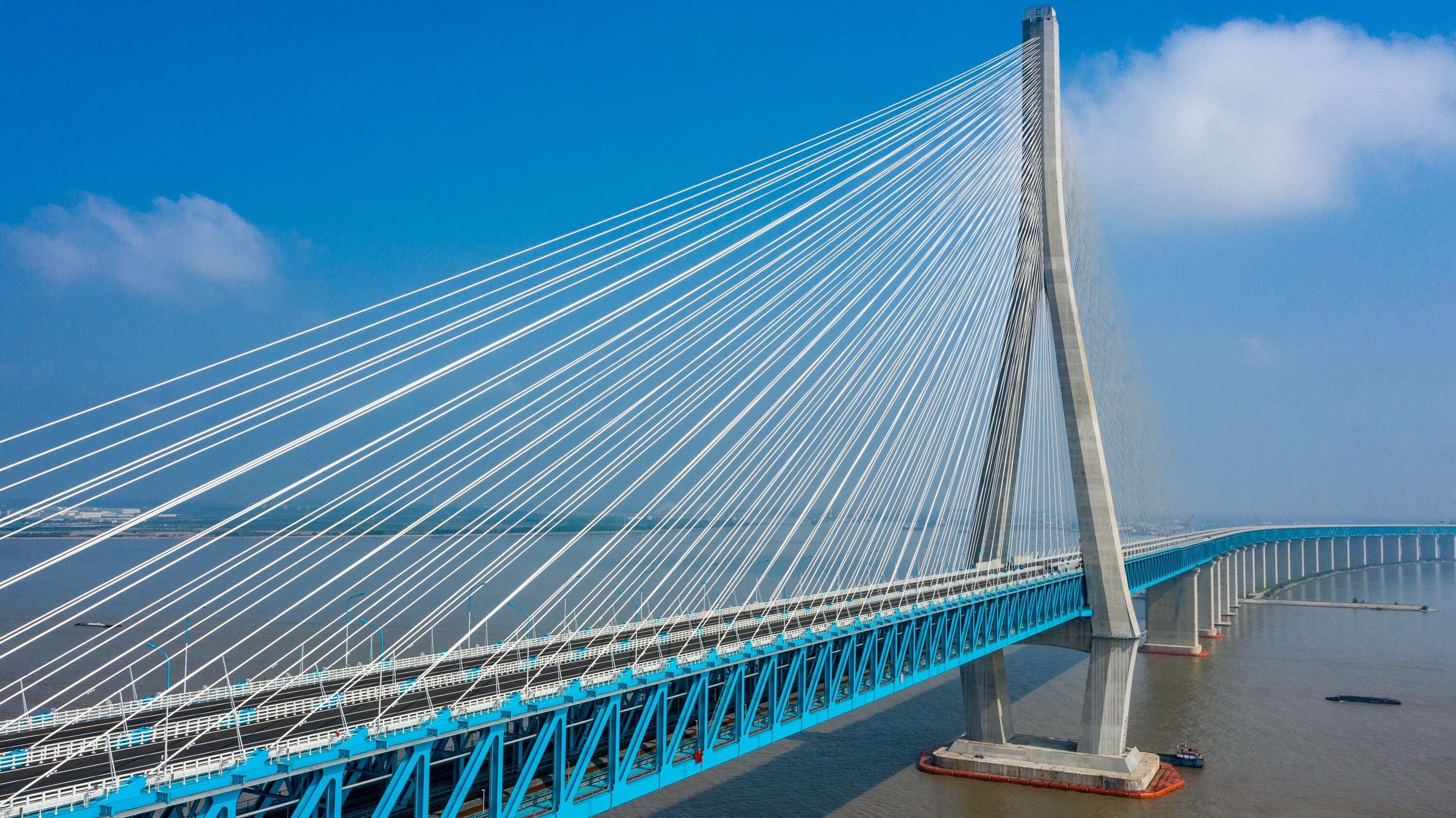 Мост рава. Однопилонный вантовый мост. Вантовый автомобильно-Железнодорожный мост в КНР. Вантовый мост вант. Мост Аламильо в Севилье.