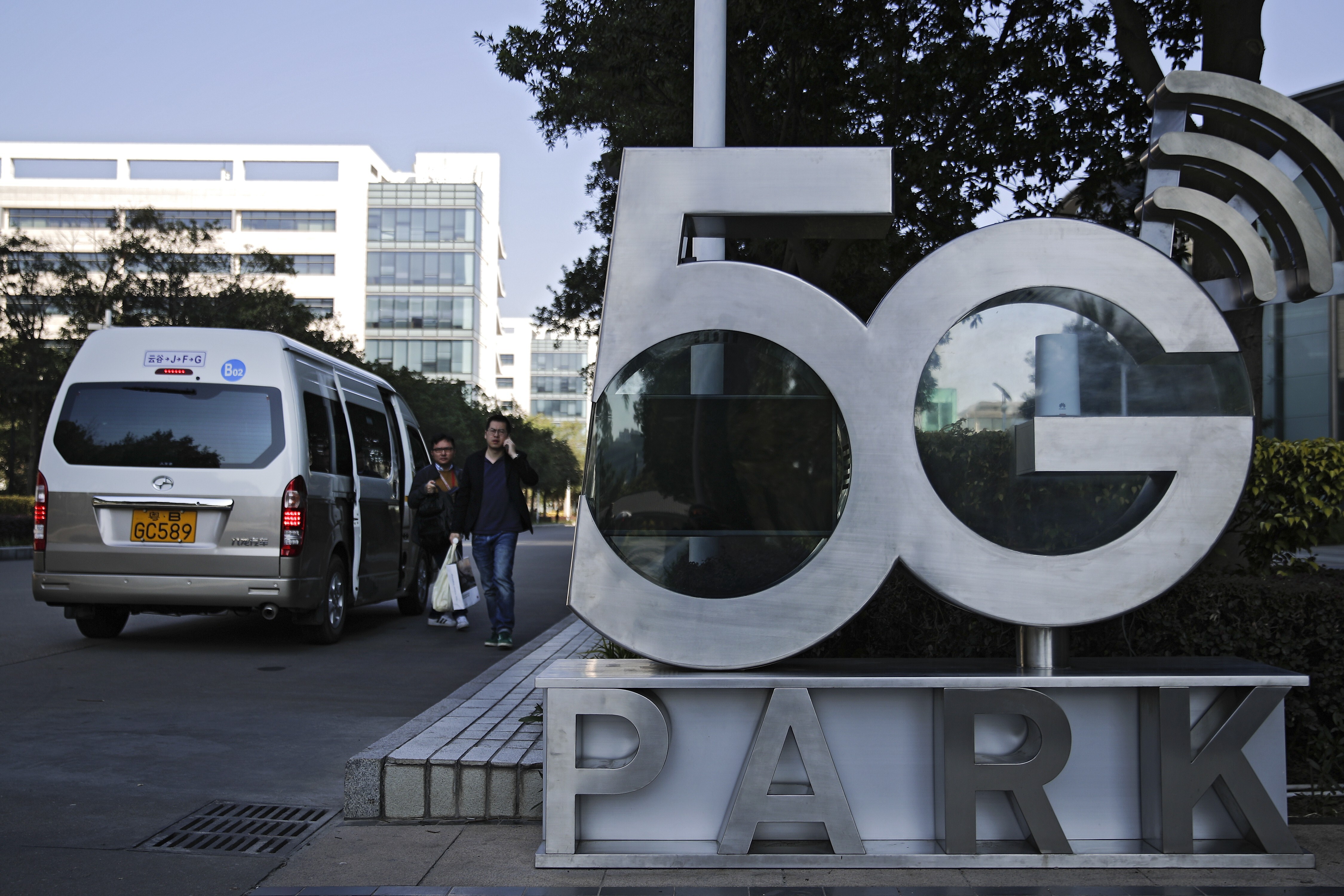 Huizhou has signed a deal with Shenzhen Sinlikon Supply Chain Management to develop an industrial estate specialising 5G technology and services. Photo: AP Photo