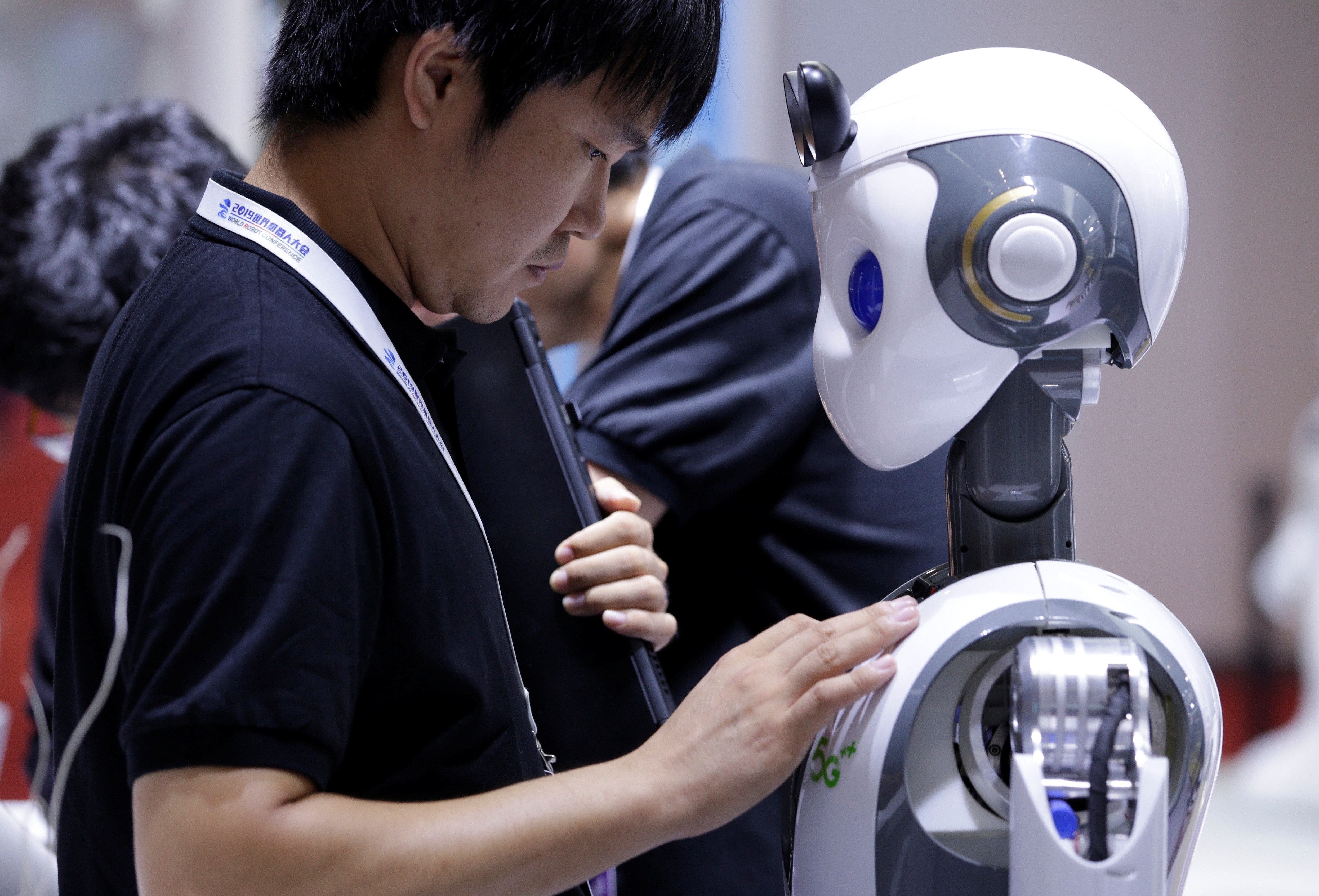 Технологии искусственного интеллекта и робототехники. Современные роботы. Китайские роботы. Роботы в Японии. Самые современные роботы.