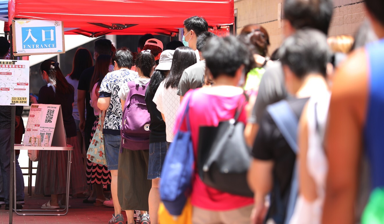 Voters lining up at a polling station during the weekend primary. Photo: Dickson Lee