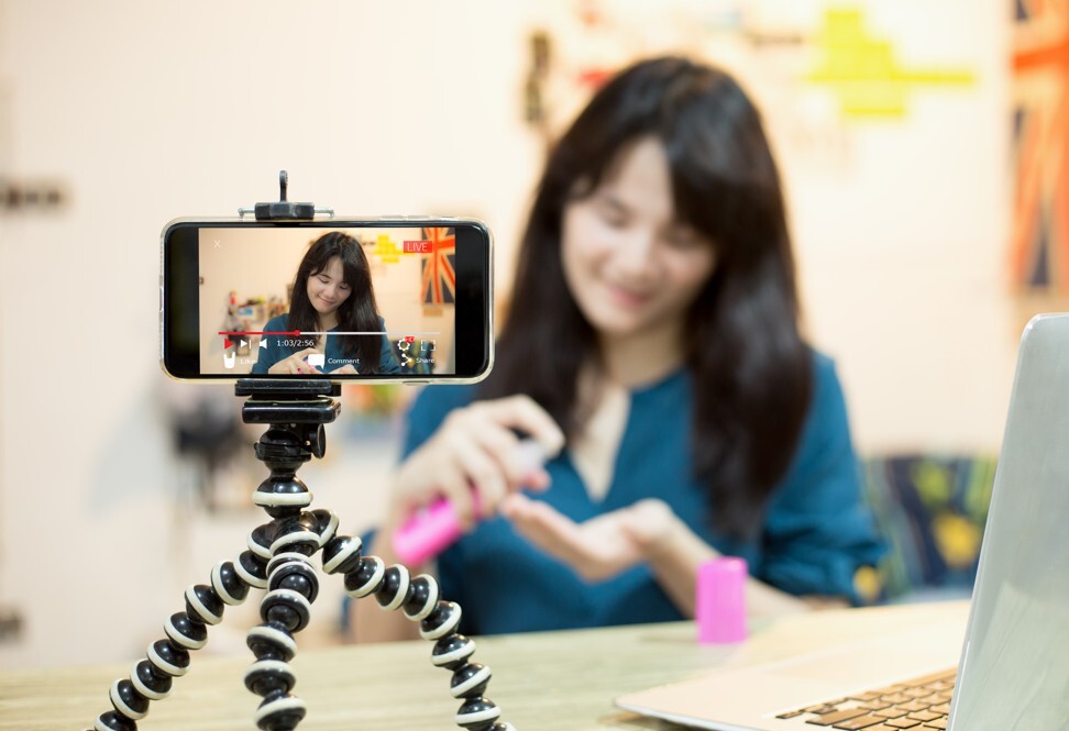 Os influenciadores do Instagram podem gerar vendas publicando fotos de seus produtos. Foto: Shutterstock