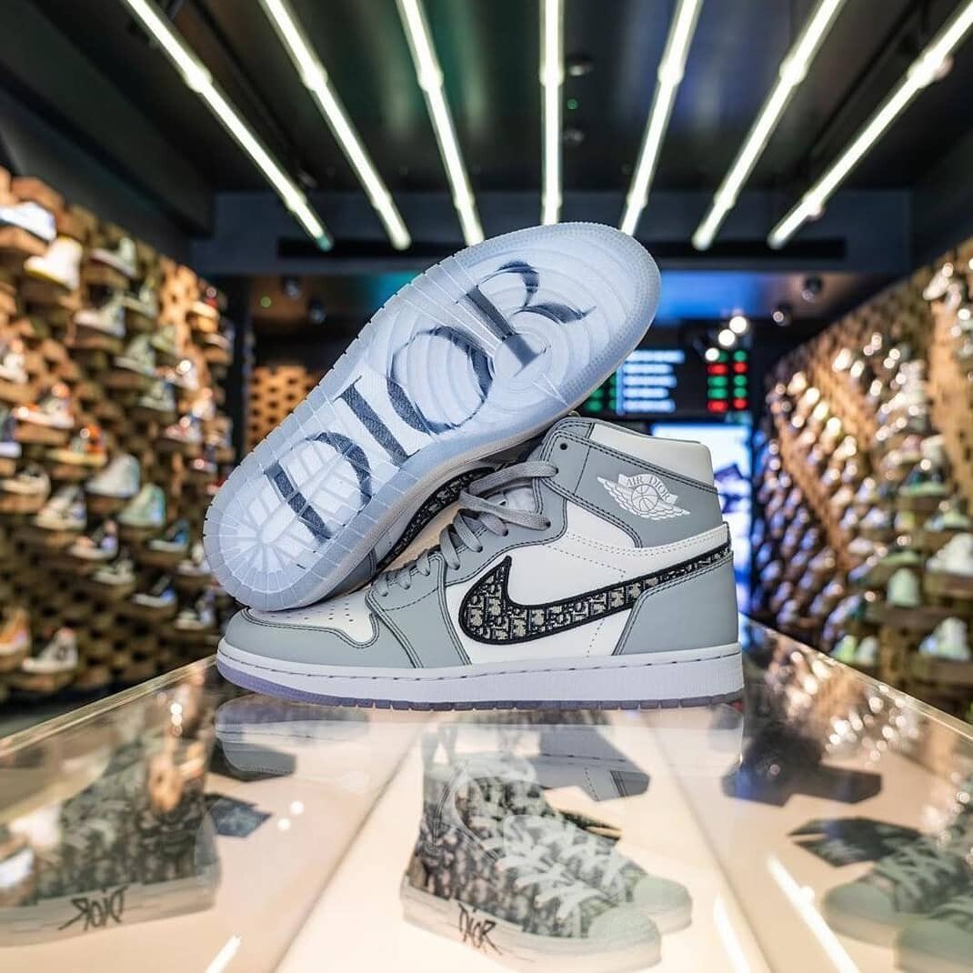 Dior x Nike Air Jordan 1 sneakers 