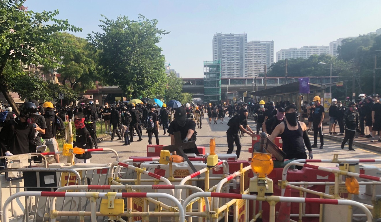 Hong Kong protests: man cleared of weapons charges after magistrate ...