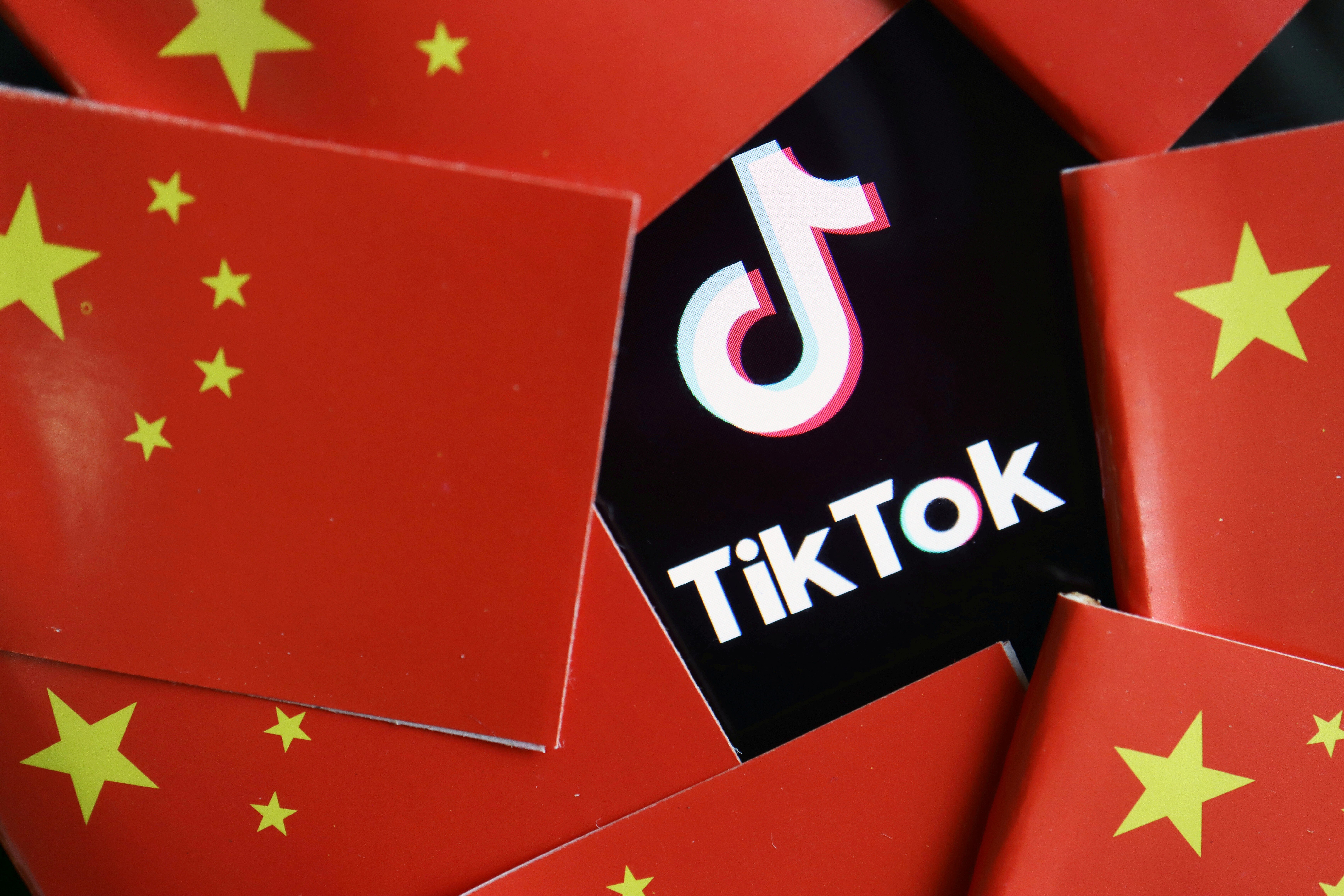 US threatens to ban TikTok unless Chinese owners divest