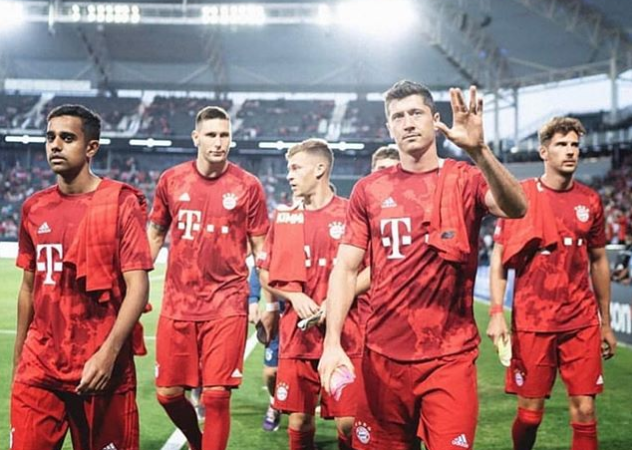 Sarpreet Singh walks off the pitch with Bayern Munich teammates after a 6-1 win over Werder Bremen in 2019. Photo: Instagram/Sarpreet Singh