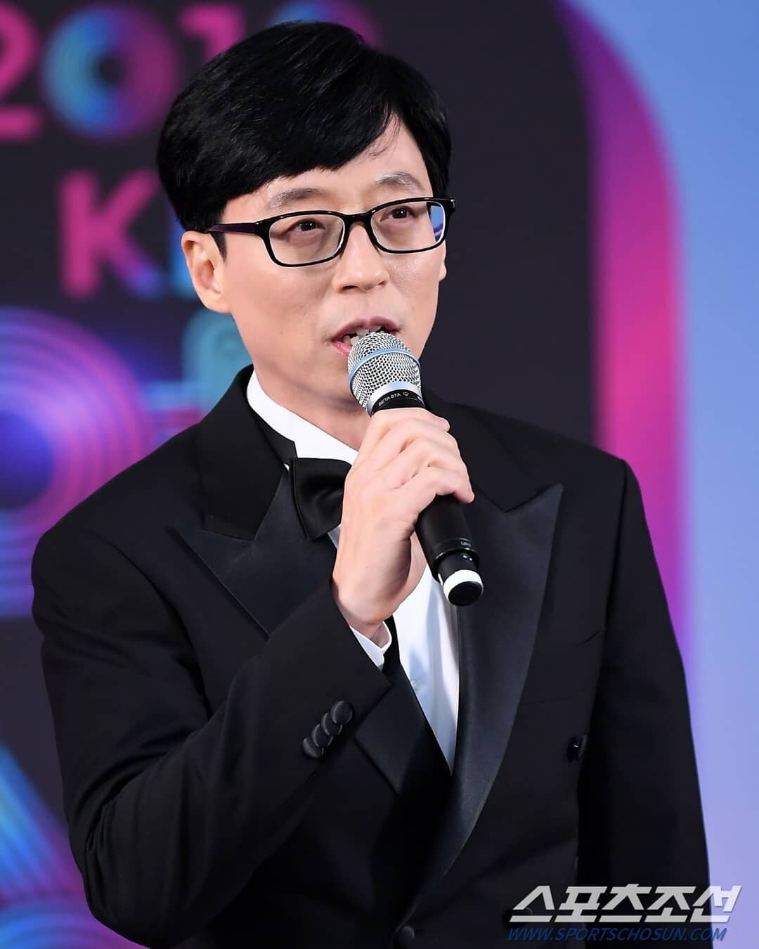 Yoo Jae-suk is a Korean national treasure after 30 years in the business, from hosting TV shows to singing and dancing along side the best. Photo: @yoojaesuk0814/Instagram