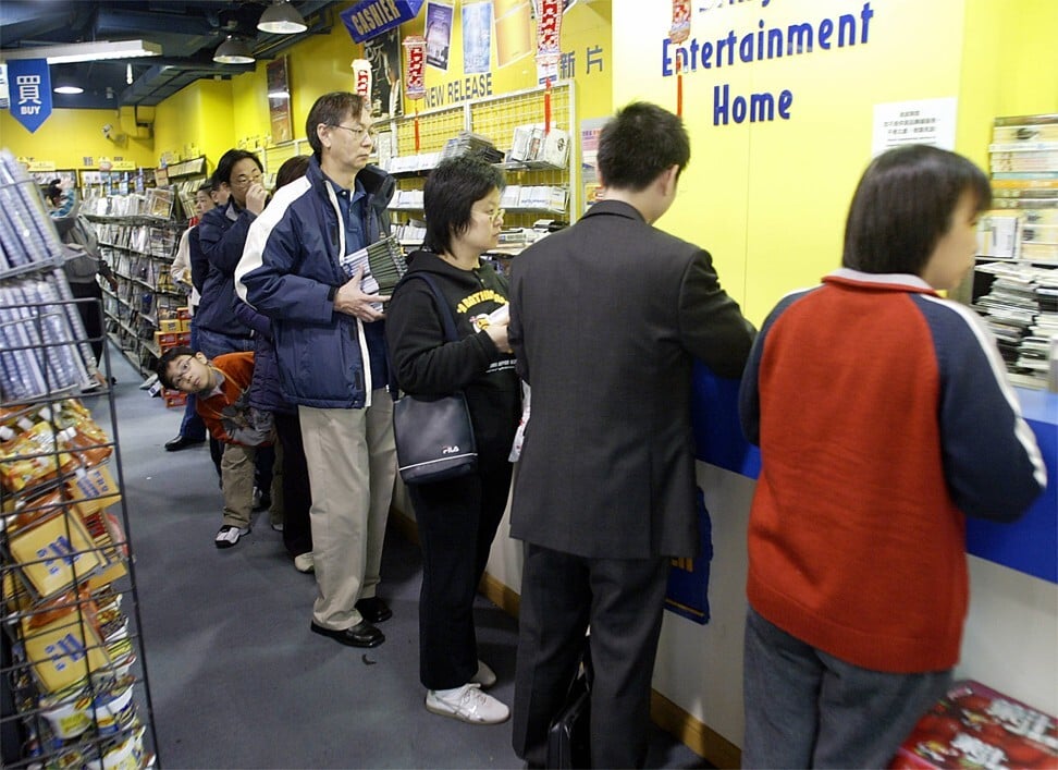 Last Blockbuster video rental store has Airbnb sleepover offer – US$4 ...