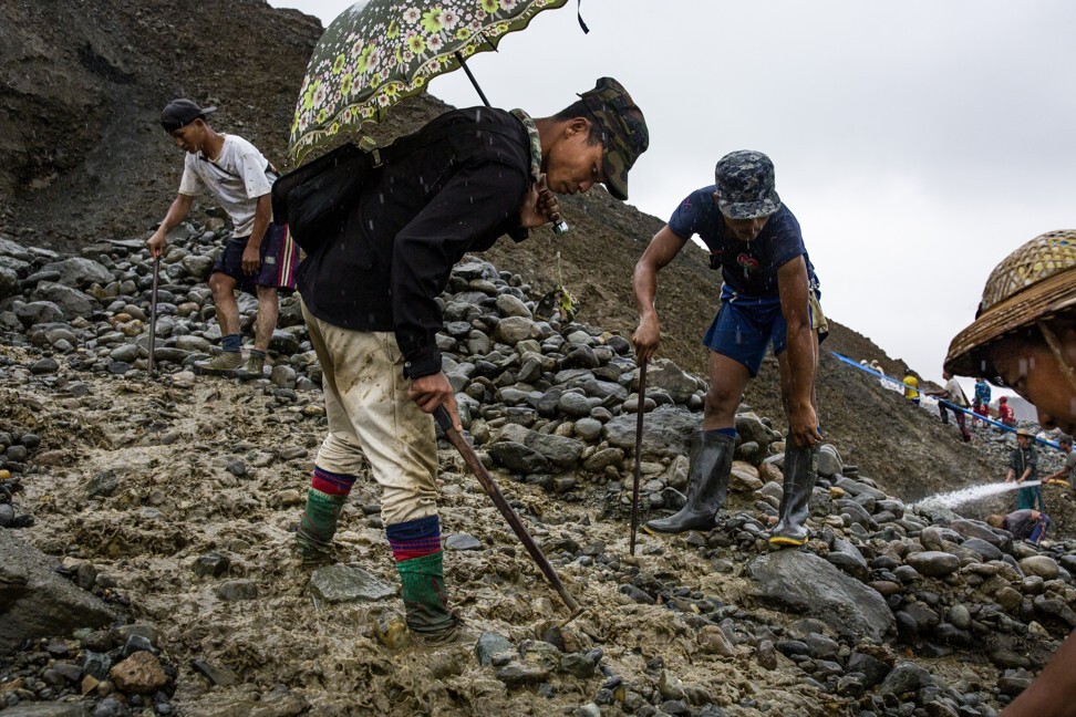 Freelance miners in Hpakant. Photo: Hkun Lat