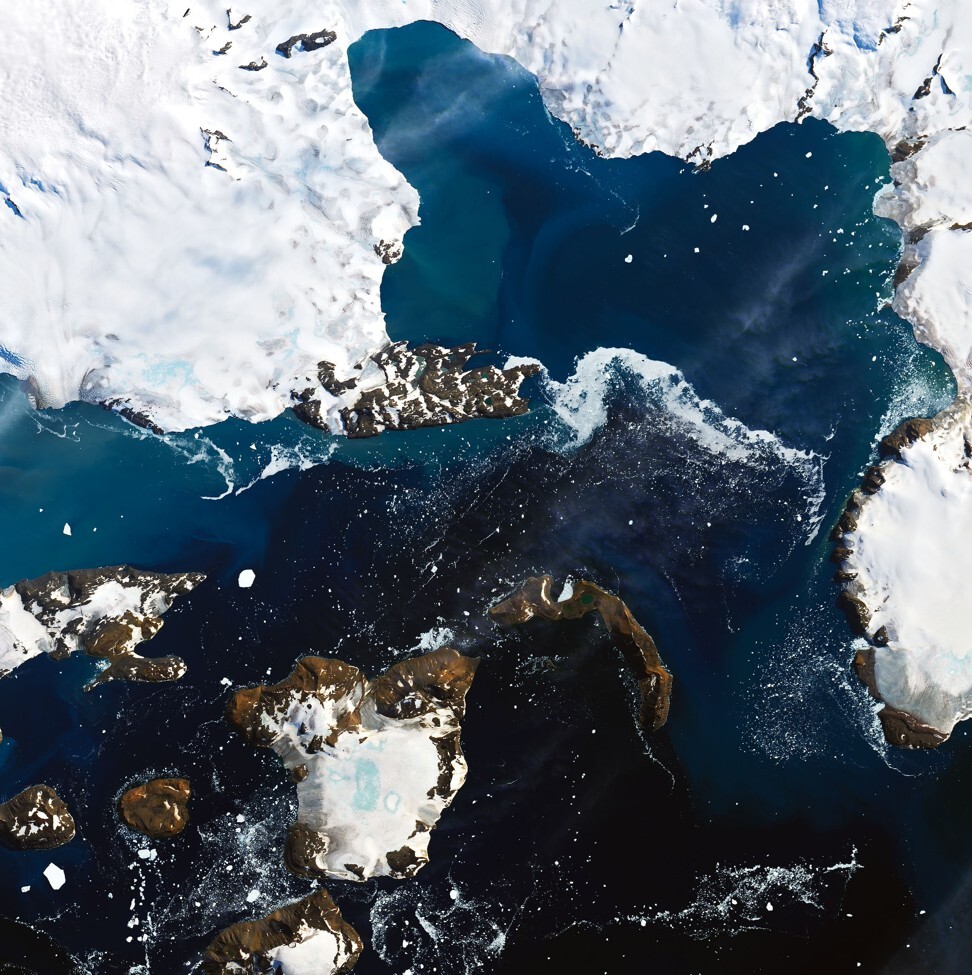 Melting of the ice cap of Antarctica’s Eagle Island following record high temperatures. Photo: Nasa