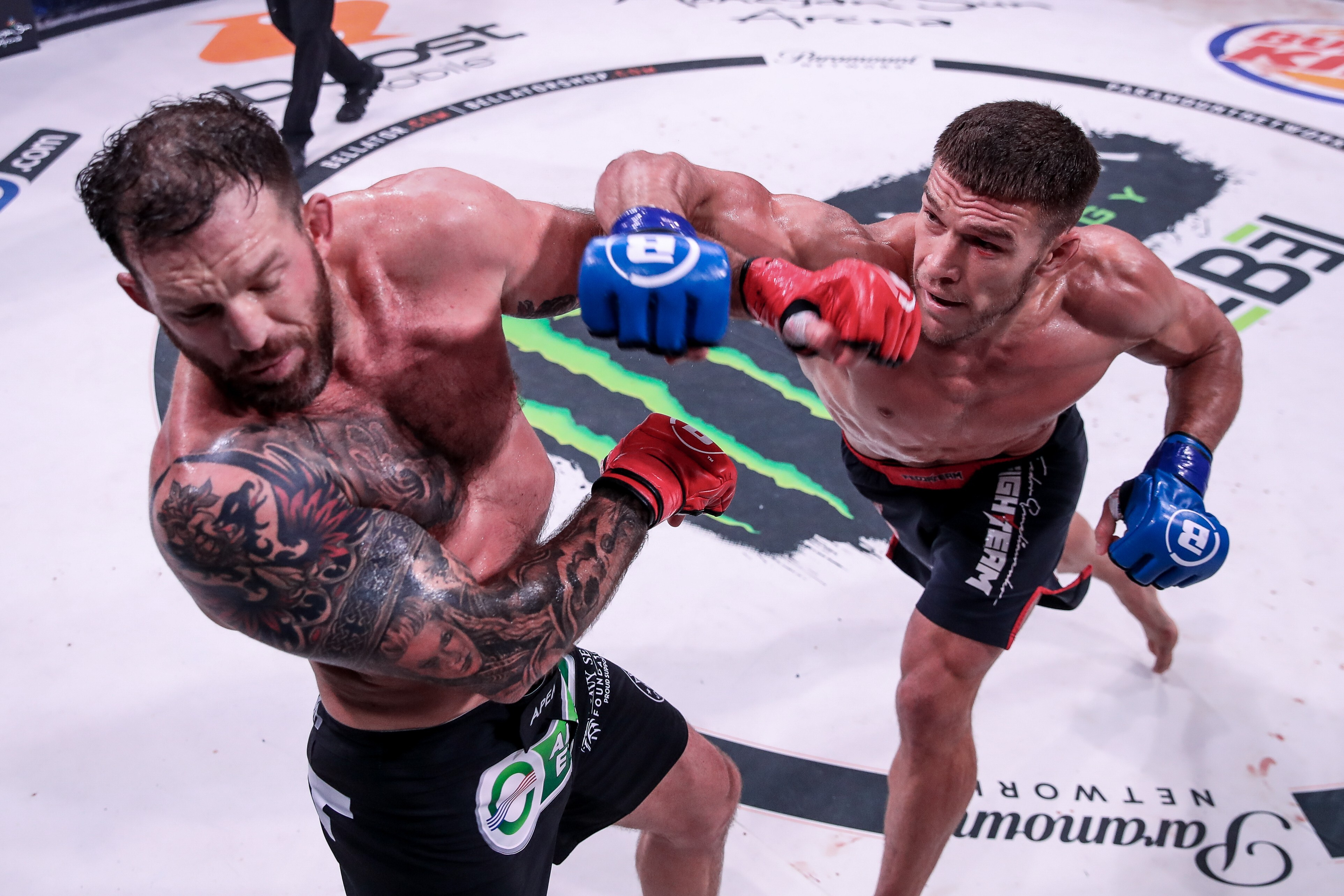 Vadim Nemkov lands a punch on Ryan Bader at Bellator 244. Photos: Bellator MMA