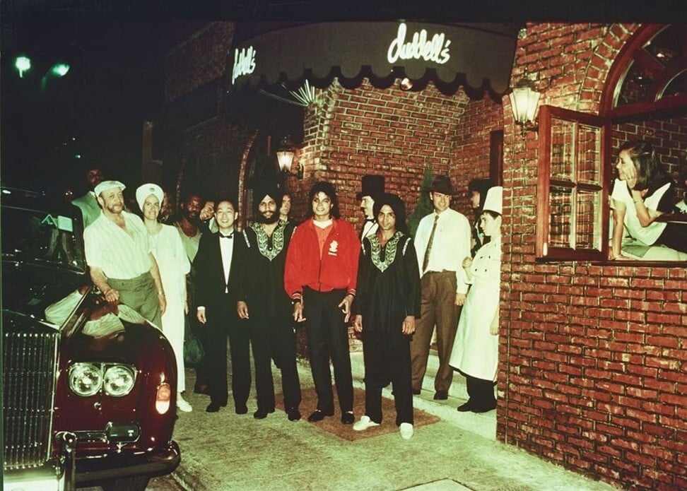 Michael Jackson outside the old Duddell's bar and restaurant in 1987. Photo: Dr Penguin