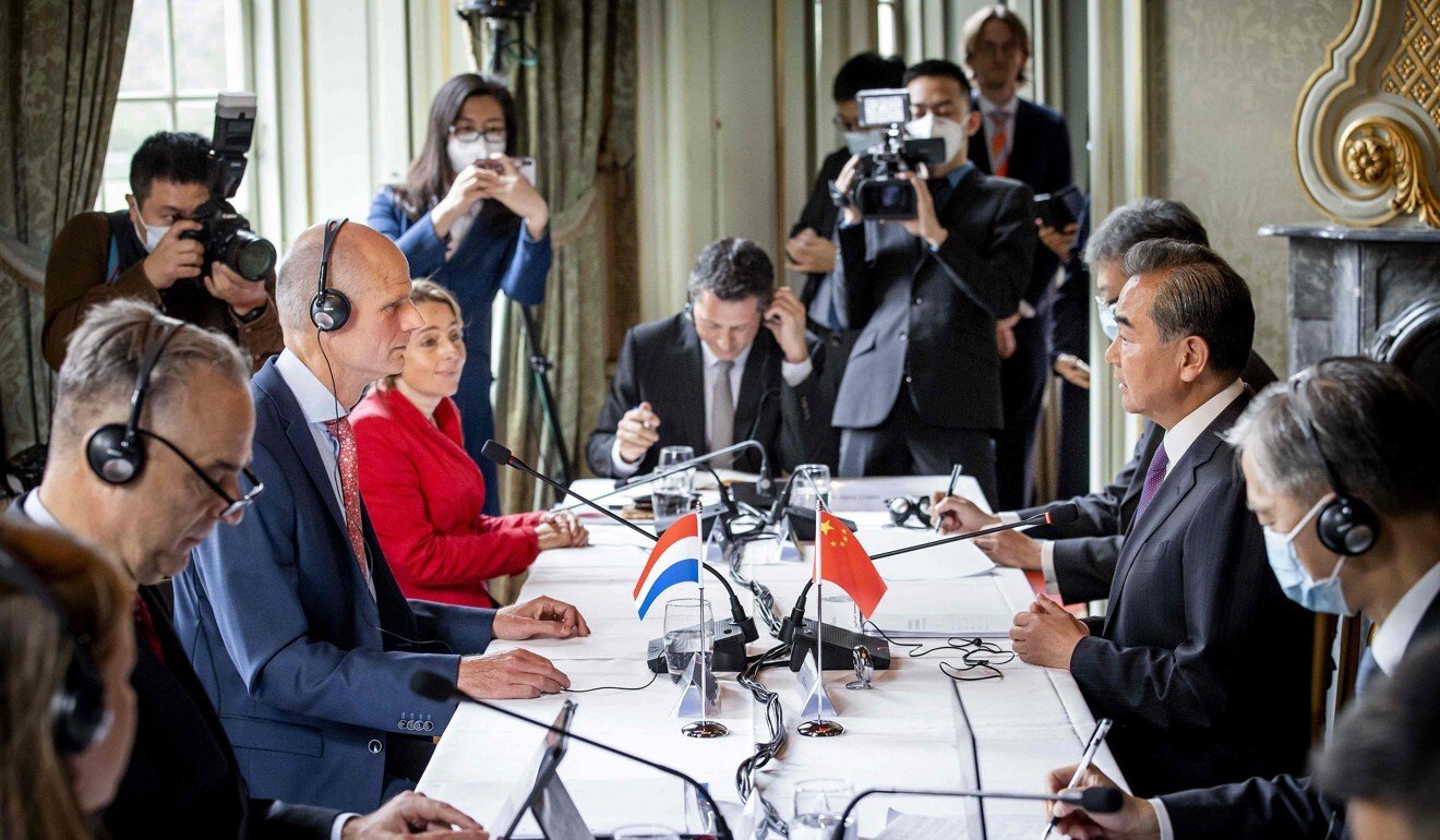Dutch Minister of Foreign Affairs Stef Blok (left) attends a meeting with his Chinese counterpart Wang Yi at Duivenvoorde Castle in Voorschoten, the Netherlands on Wednesday. Photo: AFP
