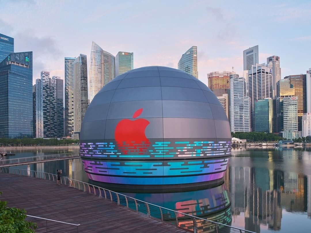 apple unveils floating marina bay sands store in singapore