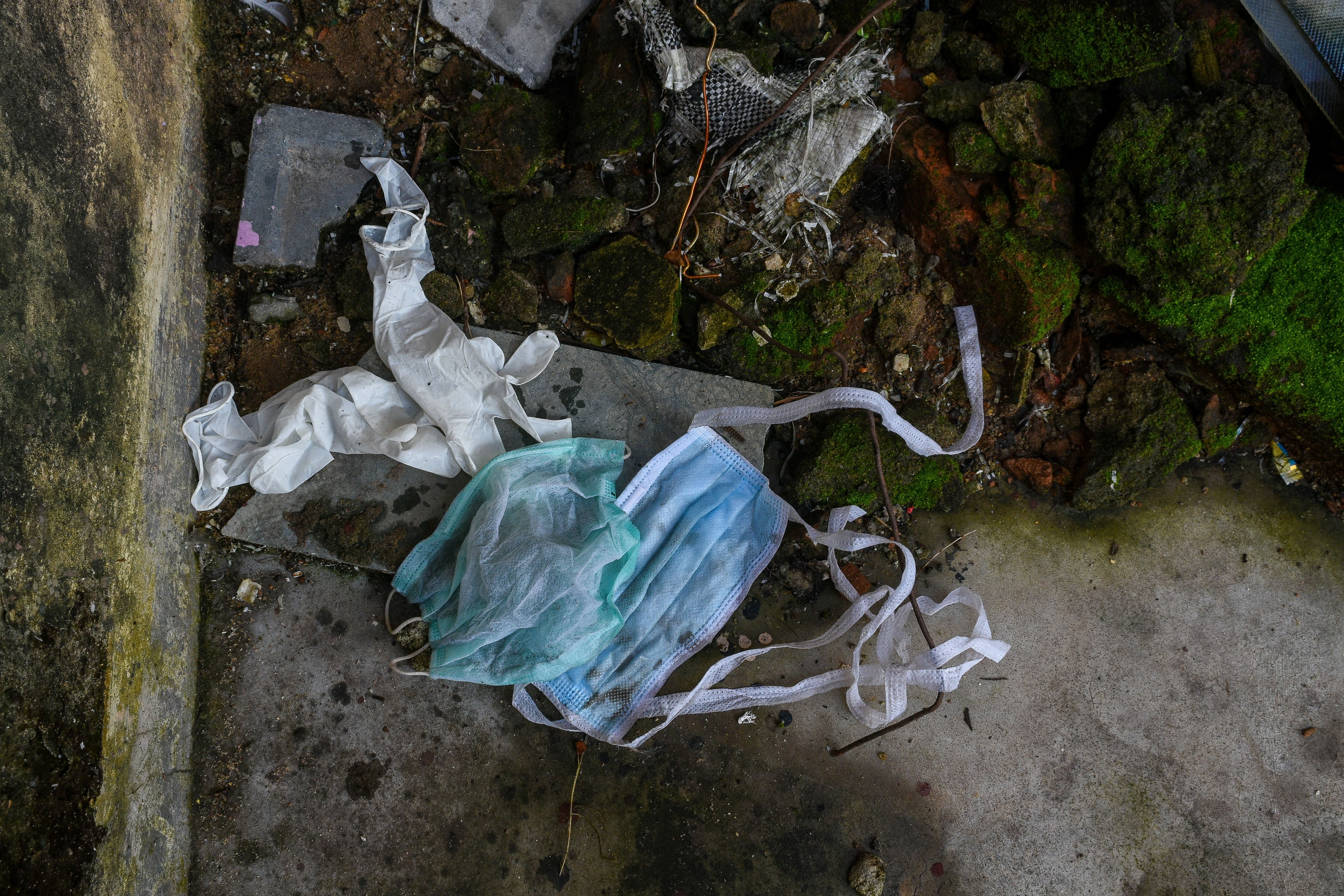 Dumped Covid-19 masks and gloves in Kolkata, India. Photo: Getty Images