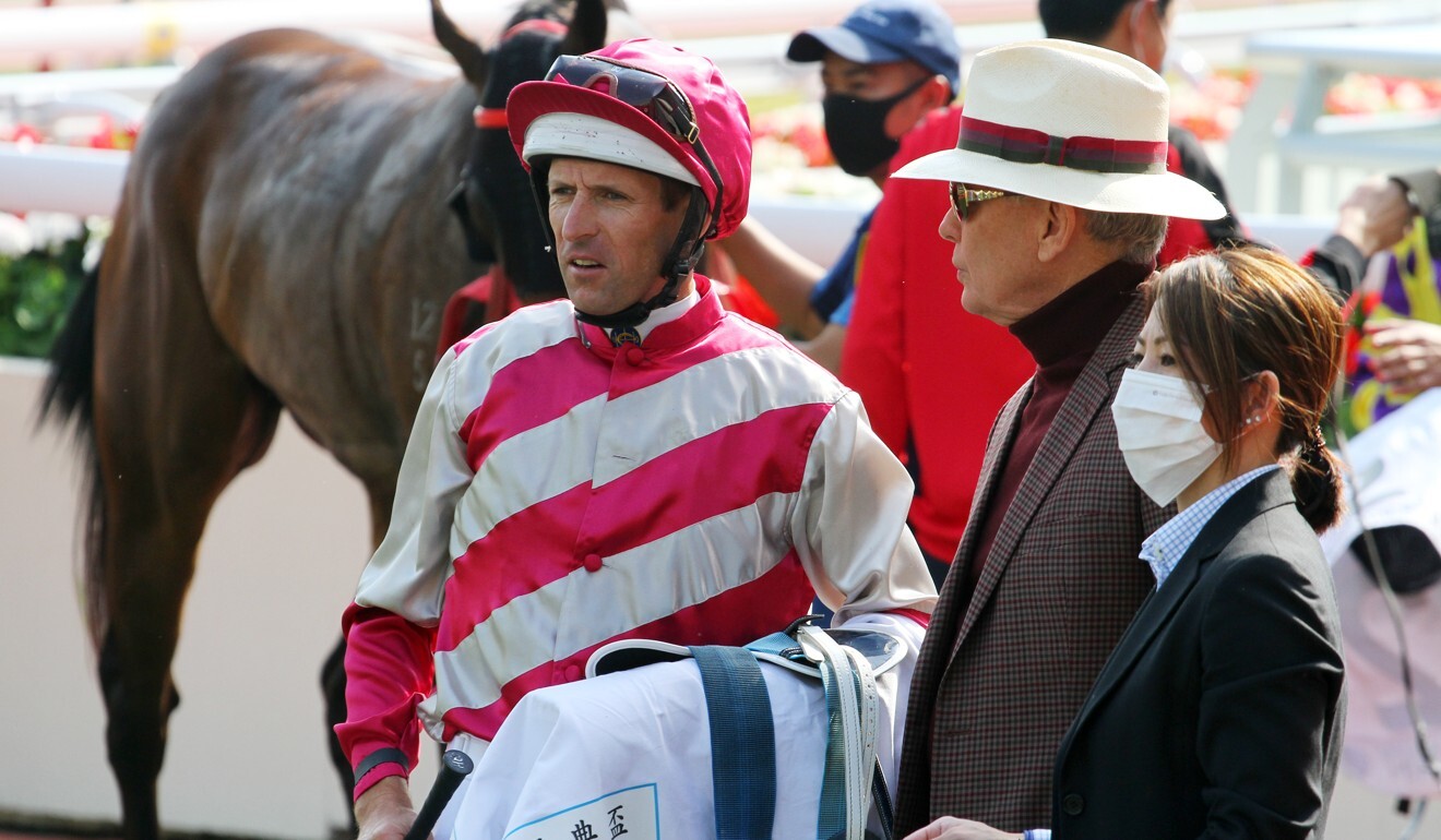 Hugh Bowman talks to John Moore following Enjoying’s run in the Classic Cup.