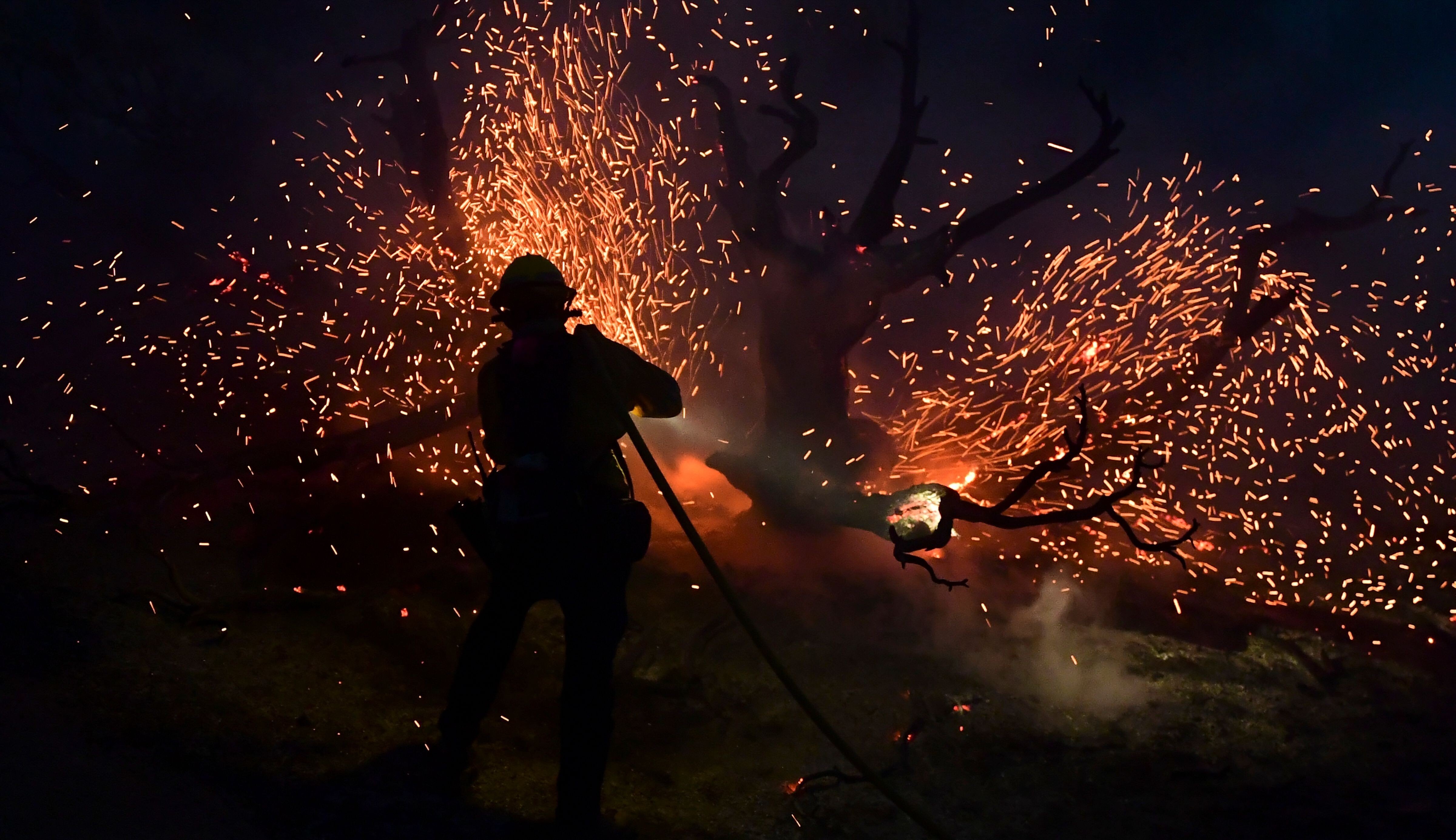Bobcat Fire Approaches 100 000 Acres Making It One Of La County S Largest Blazes In History South China Morning Post