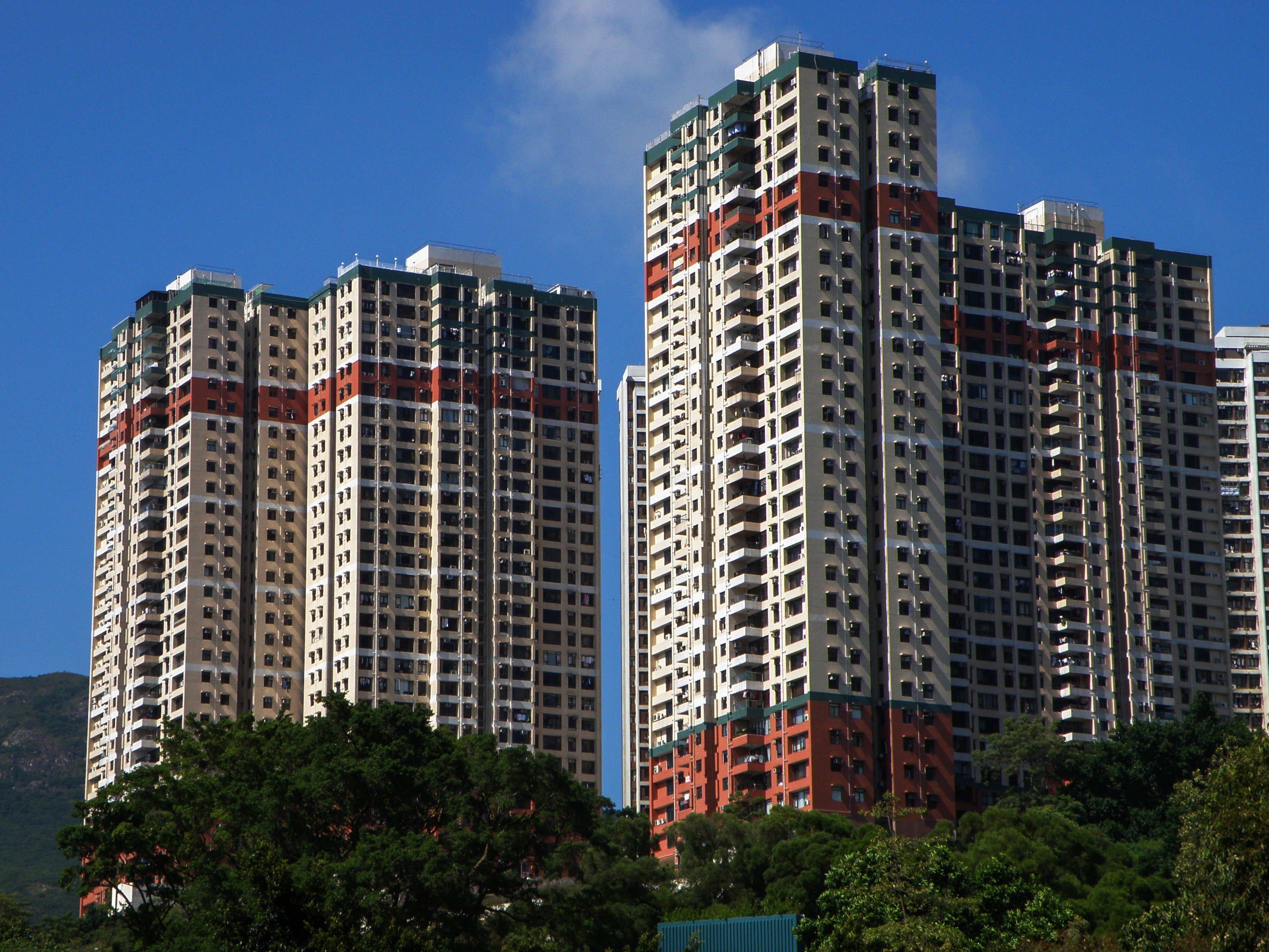 Negotiations on the lease renewal of Pokfulam Gardens started in 2004, two years before the expiry of the original lease. Photo: Wikipedia