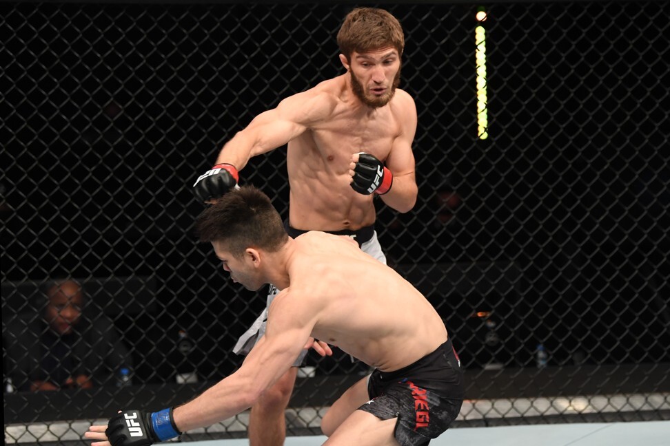 UFC: Filipino fighter Mark Striegl gets knocked out in 51 seconds on ...