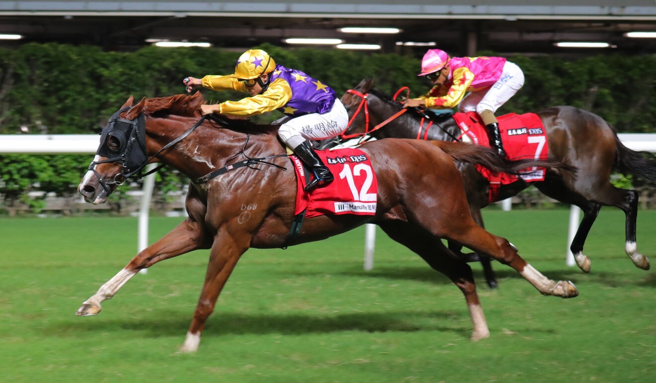 Amazing Kiwi sprints clear to win.