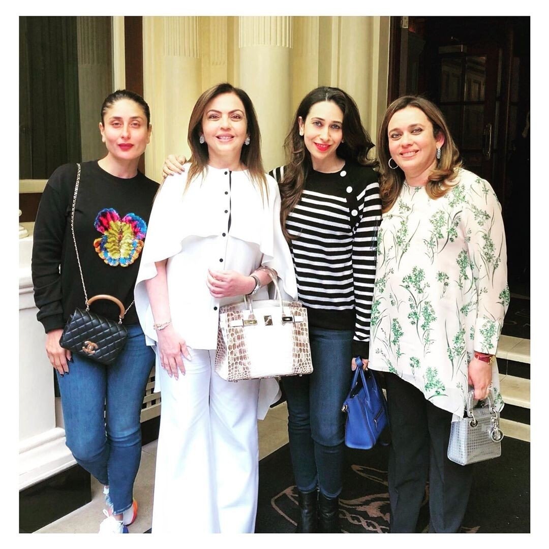 Nita Ambani rocking her Hermès handbag while hanging out with the Kapoor sisters. Photo: @therealkarismakapoor/Instagram