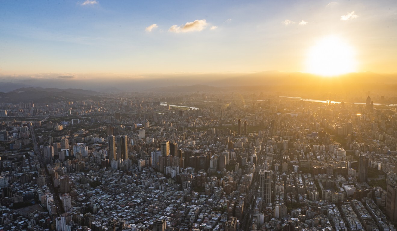 Flight tracking services said the US warplane flew directly over Taipei, a city of about 2.6 million people. Photo: EPA-EFE