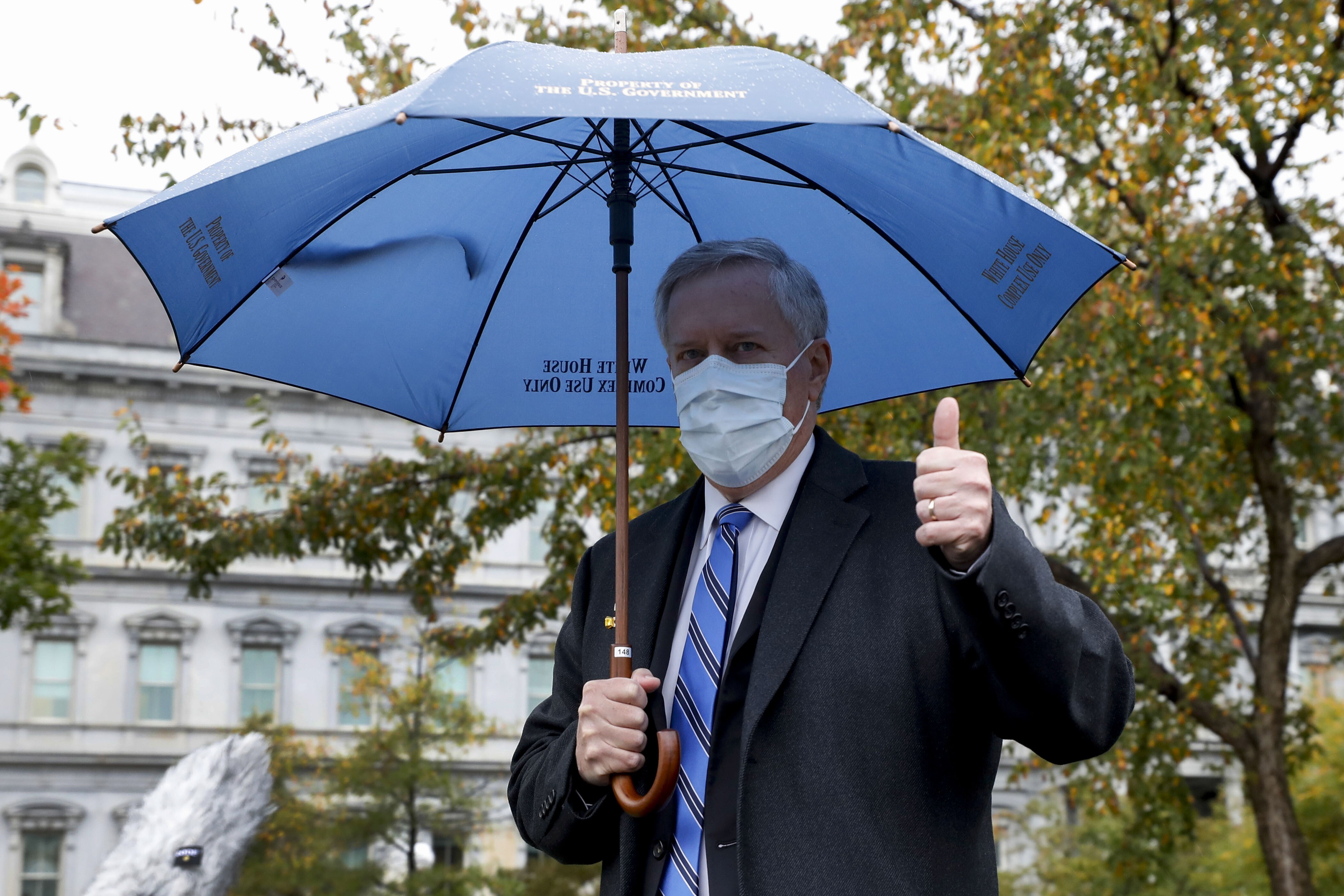 Mark Meadows, White House chief of staff, gives a thumbs up after a television interview outside the White House on Sunday. Photo: Bloomberg