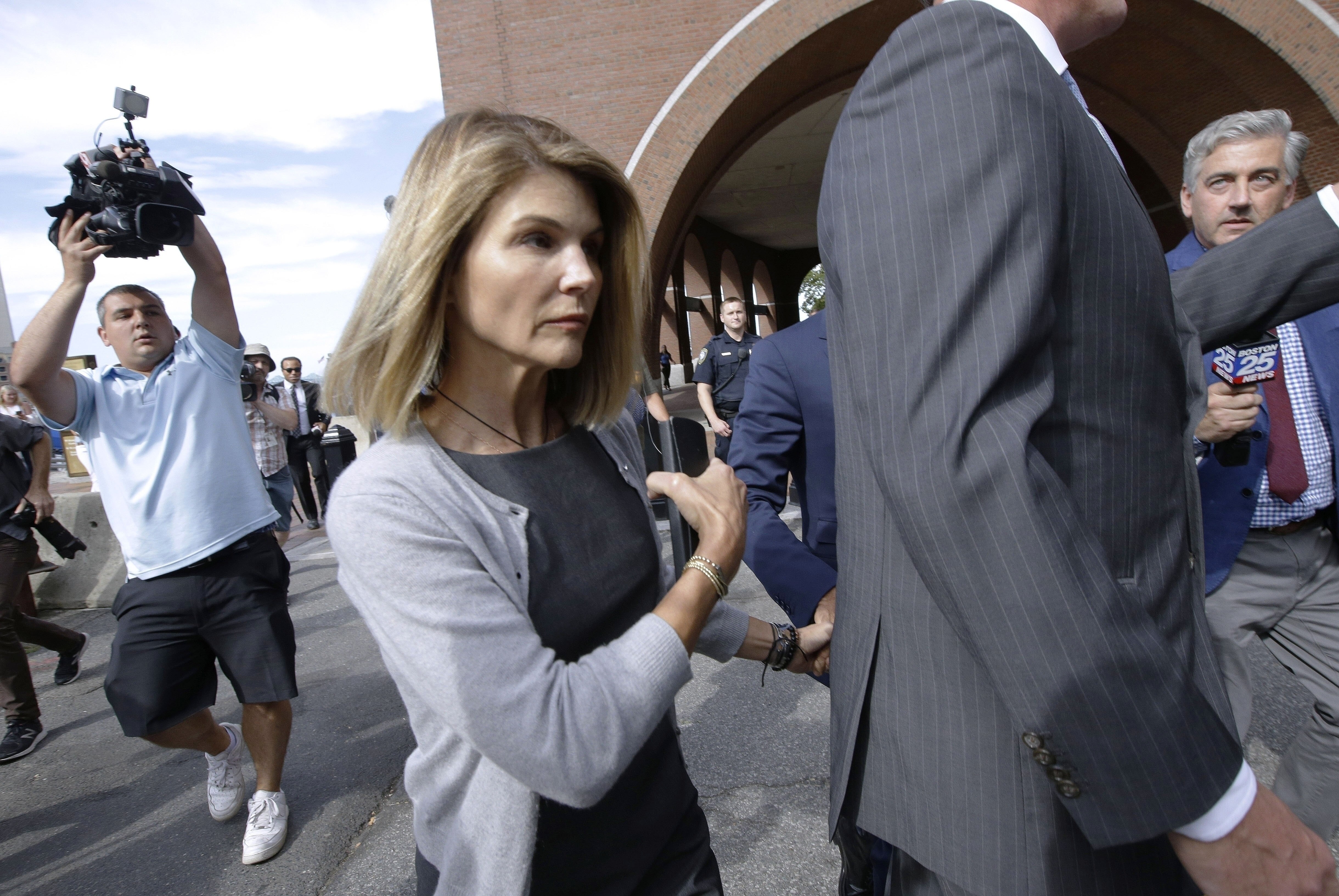 Actress Lori Loughlin has reported to a federal prison in California to begin serving her two-month sentence for her role in the college admissions bribery scandal. Photo: AP Photo
