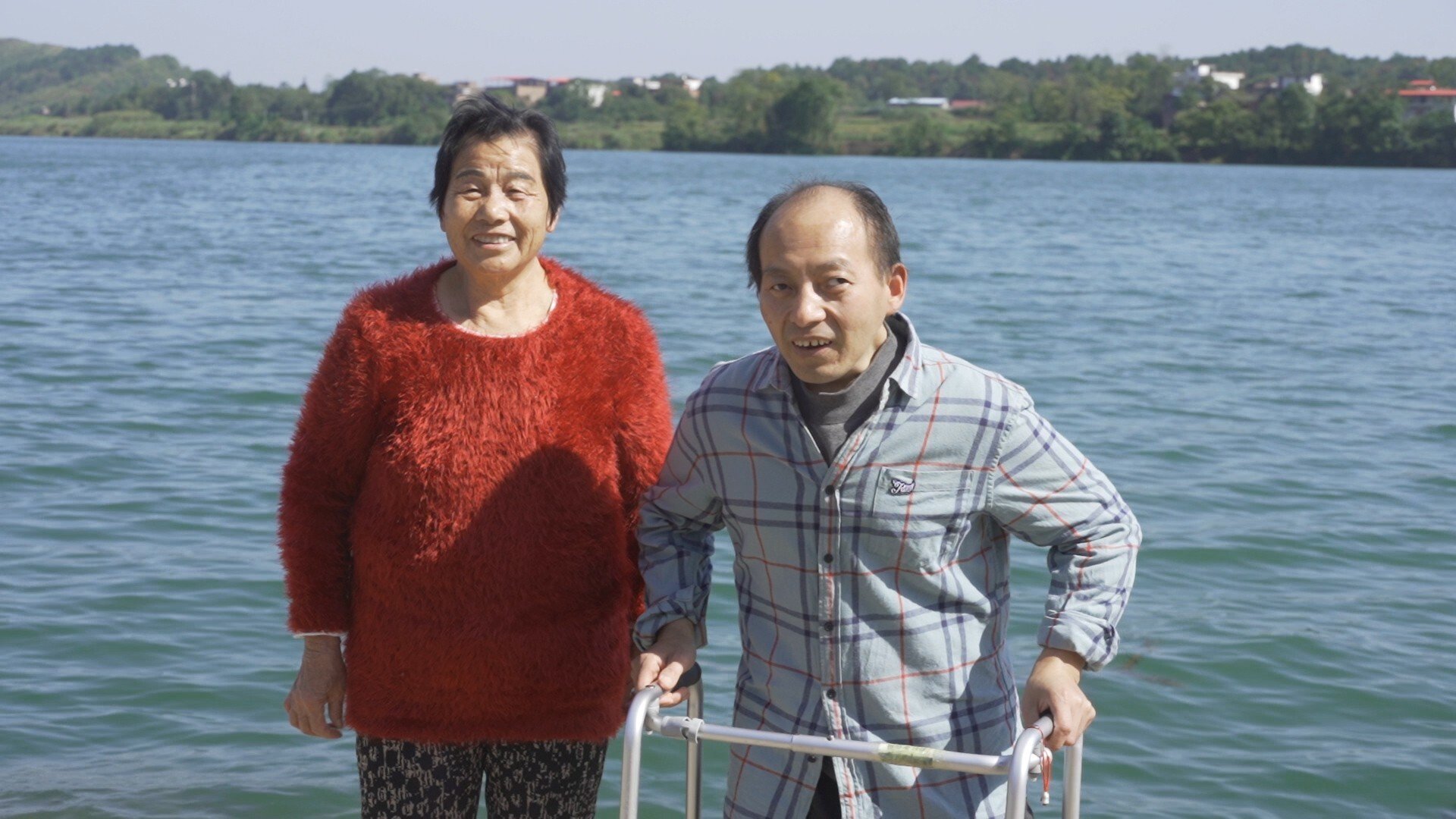 Li Hua with his mother Tang Dongchen after the surgery. Photo: Handout