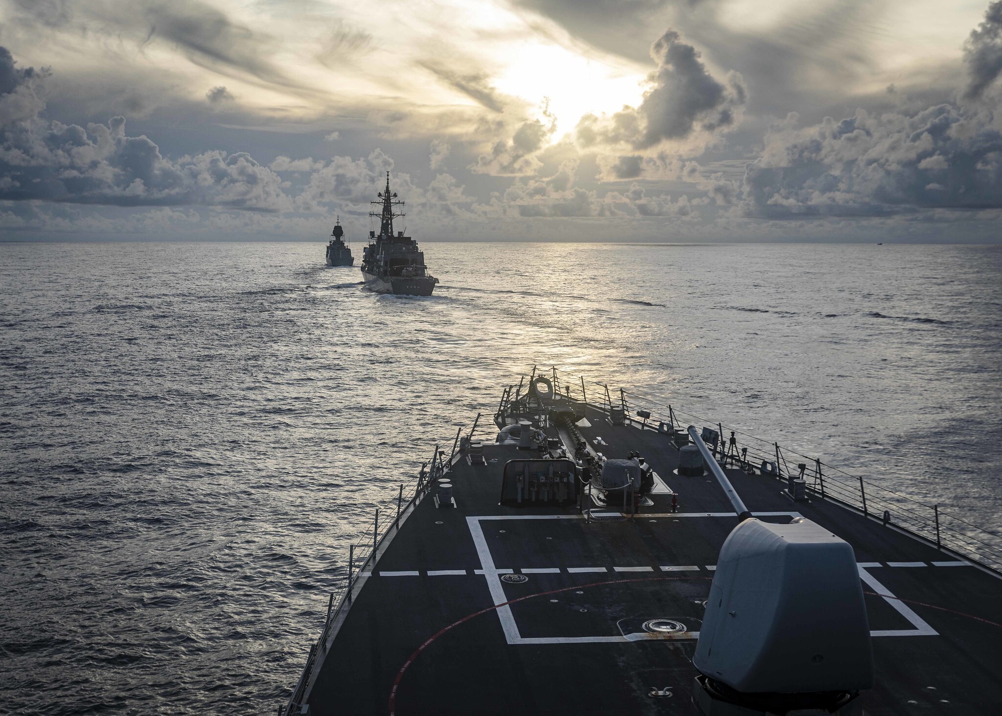 USS John S. McCain, the Royal Australian Navy's HMAS Arunta and Japan Maritime Self-Defense Force's JS Kirisame in the South China Sea. Photo: US Pacific Fleet