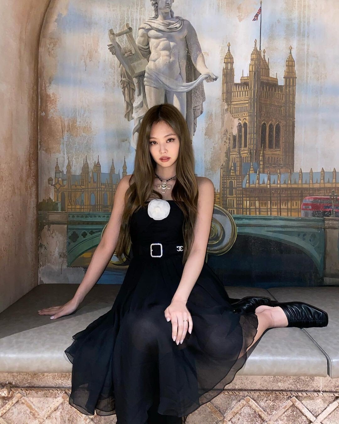 BLACKPINK's Jennie Teases New GENTLE MONSTER Collection On Instagram While  Serving Major Looks - Koreaboo