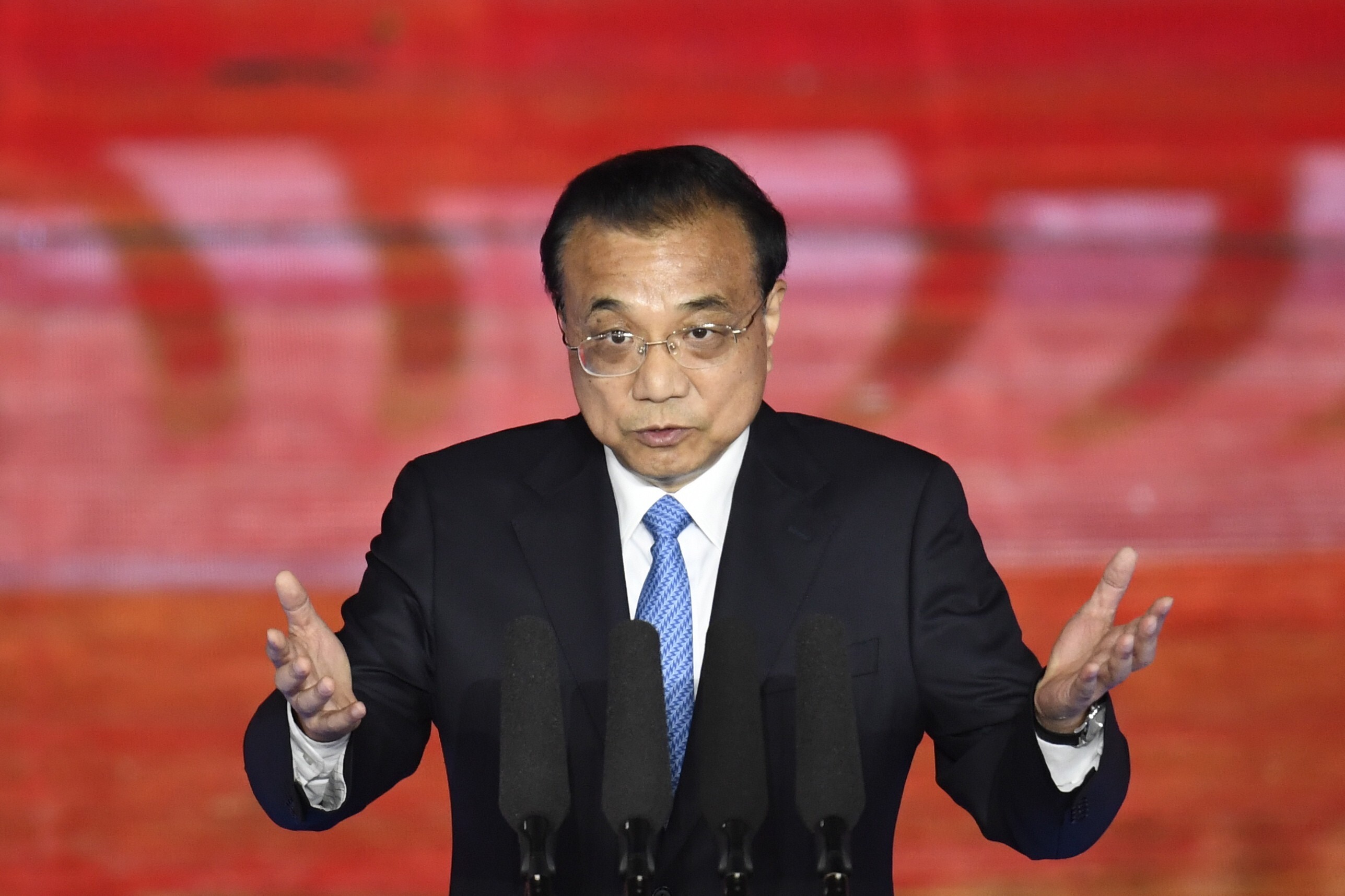Premier Li Keqiang has acknowledged the volatile international environment has made it ‘very difficult’ to keep the economy running smoothly. Photo: EPA-EFE