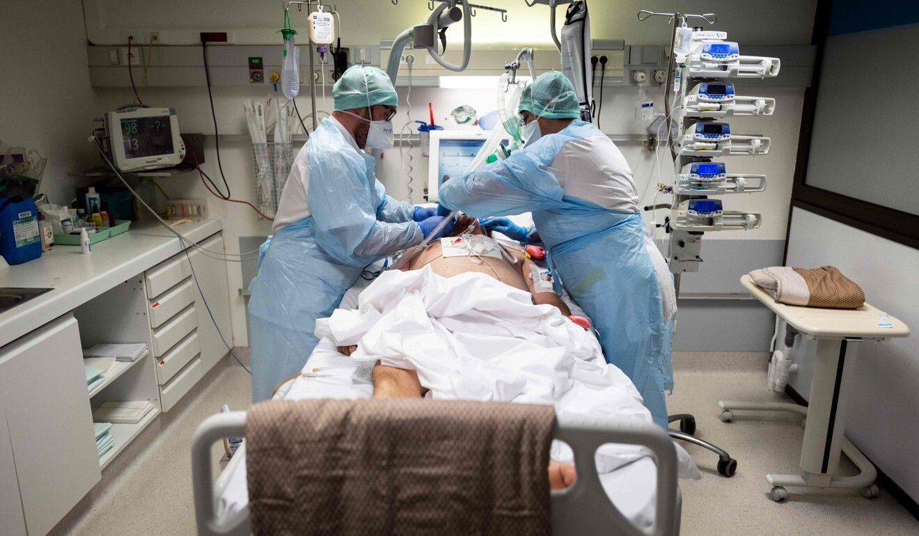 Medical personnel treat a Covid-19 patient in Muret, near Toulouse, southern France. Photo: AFP