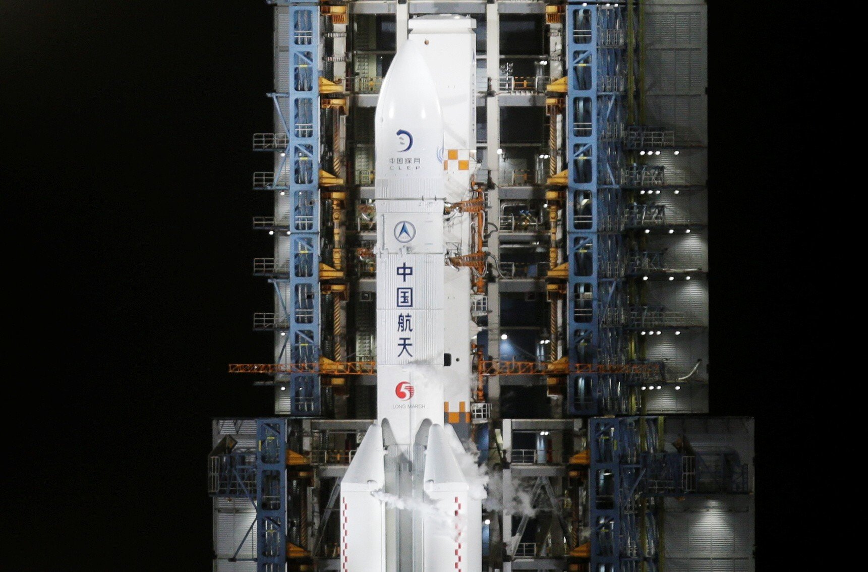 The Chang’e 5 lunar probe, carried by a Long March rocket, before take-off on its way to the moon. Photo: Reuters