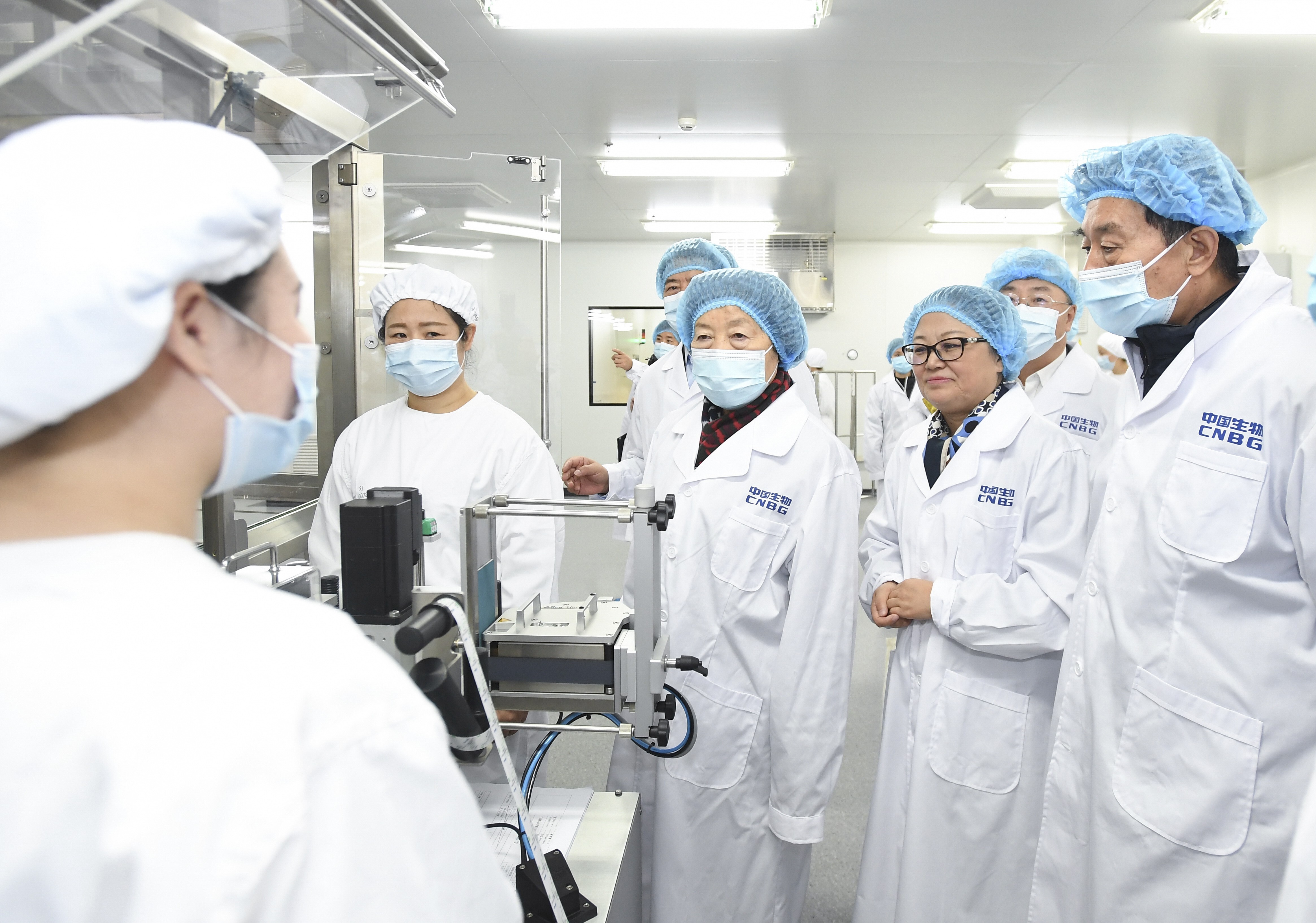 Vice-Premier Sun Chunlan (centre) visits the Beijing Institute of Biological Products on Wednesday. Photo: Xinhua