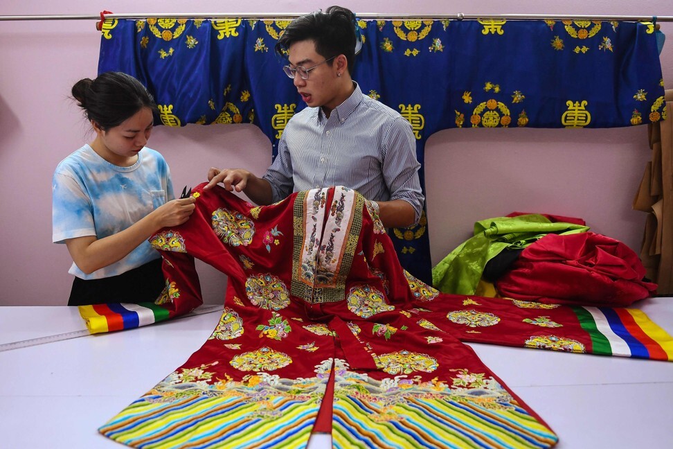 Great Vietnam Resurrects Nguyễn-Era Fashion, One Traditional