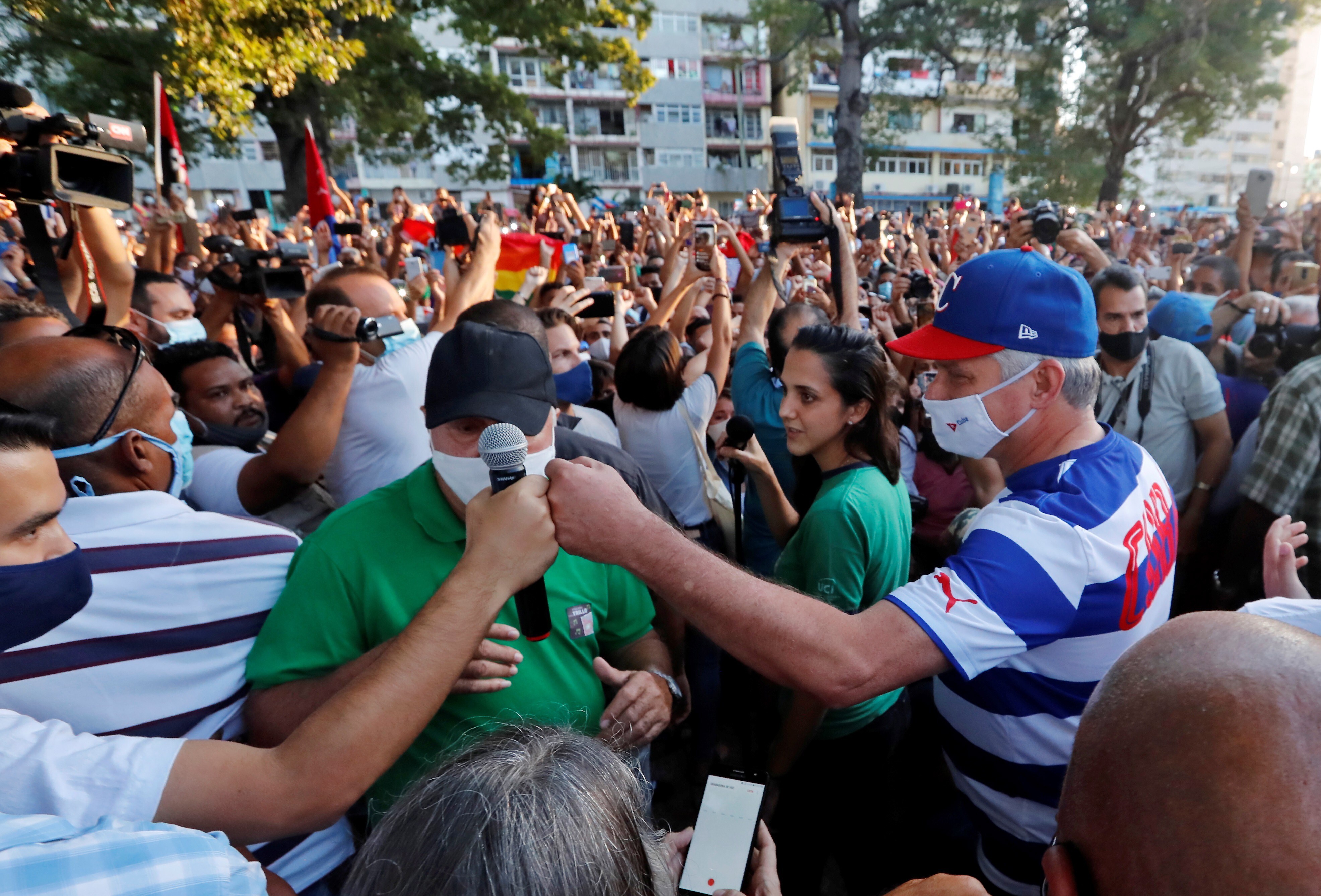 Cuban President Miguel Diaz-Canel, right, attends a concert in Havana organized by youth organizations to condemn the media campaign in support of the San Isidro movement, on November 29. Photo: EPA-EFE