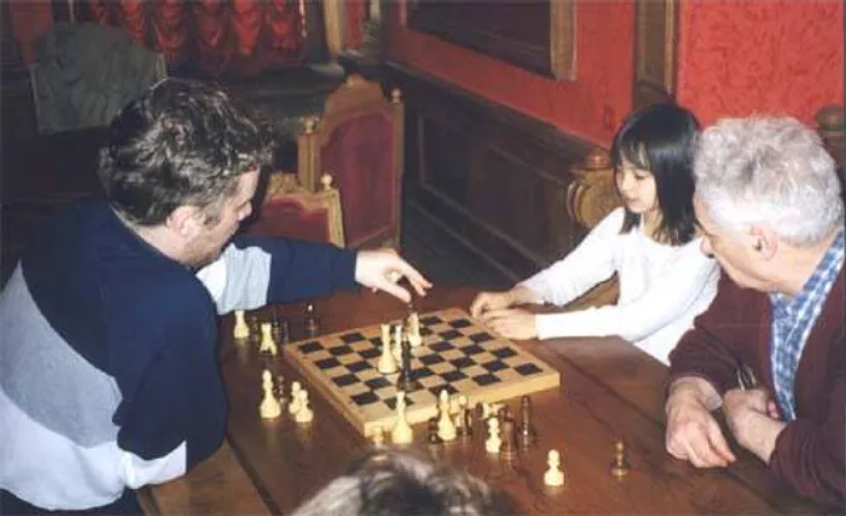 Beth vs 12 Players, Simul Chess Scene