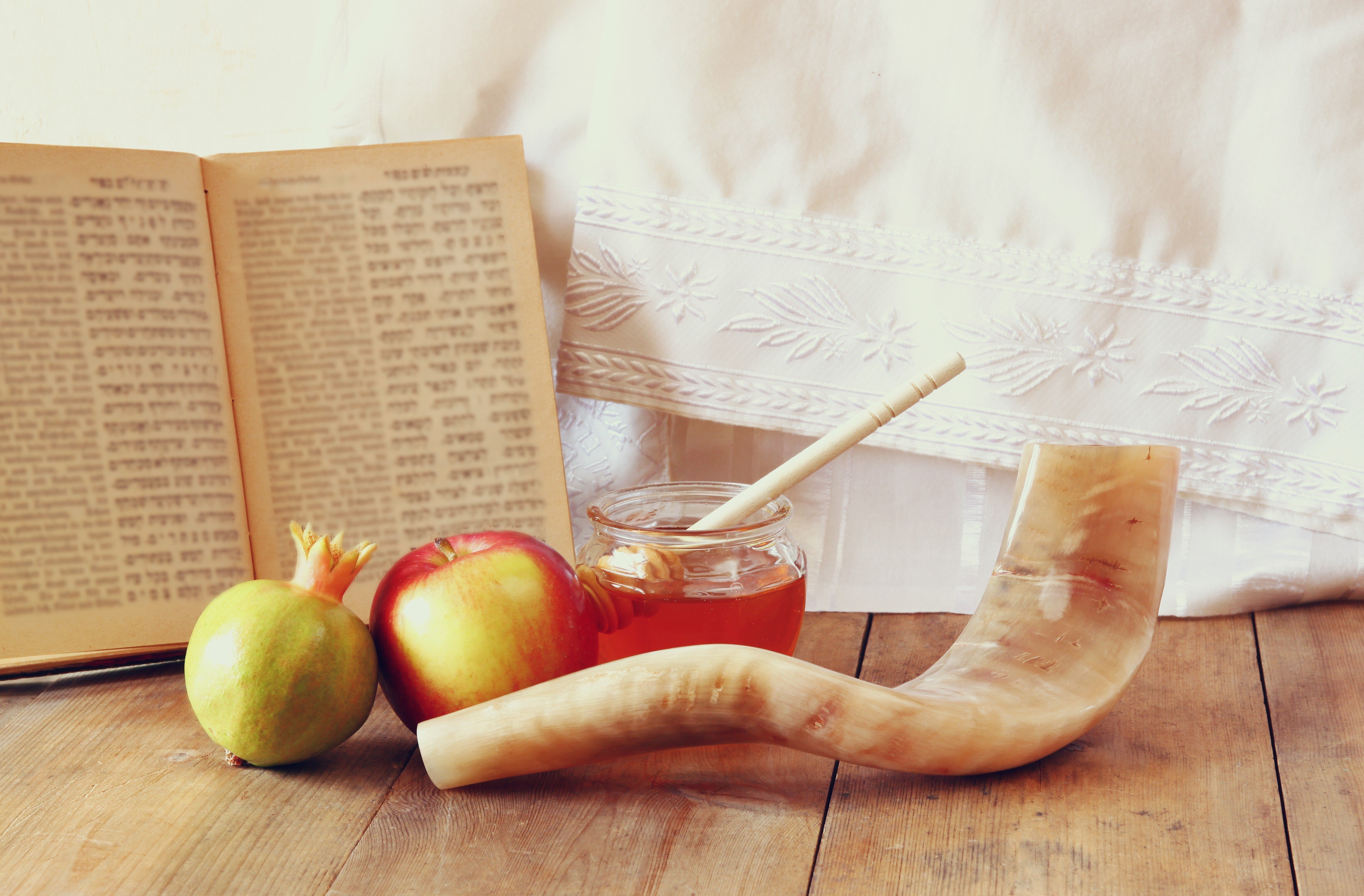 These items are important symbols for Rosh Hashanah