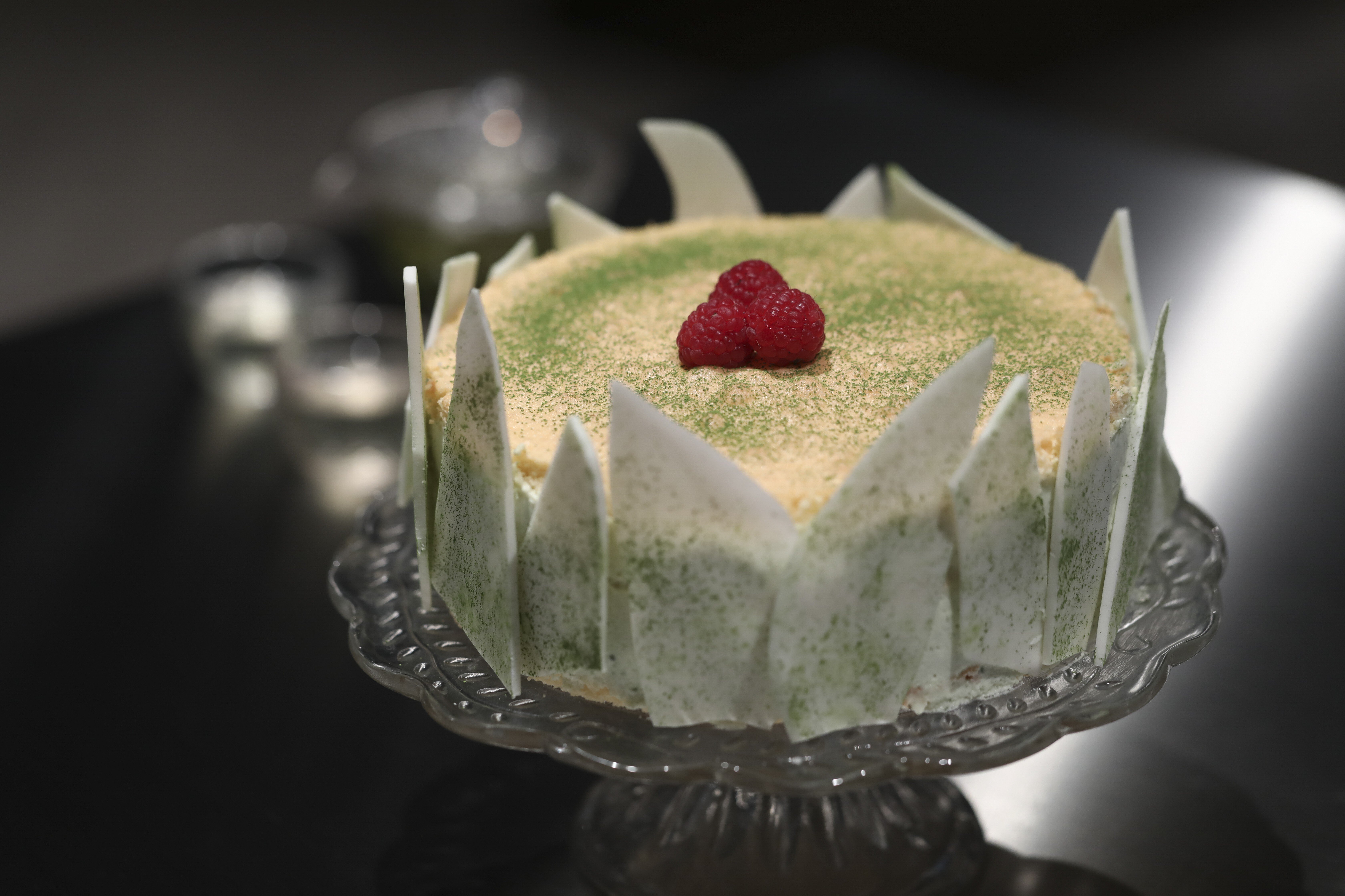 How to make a white chocolate and green tea mousse cake with fresh ...