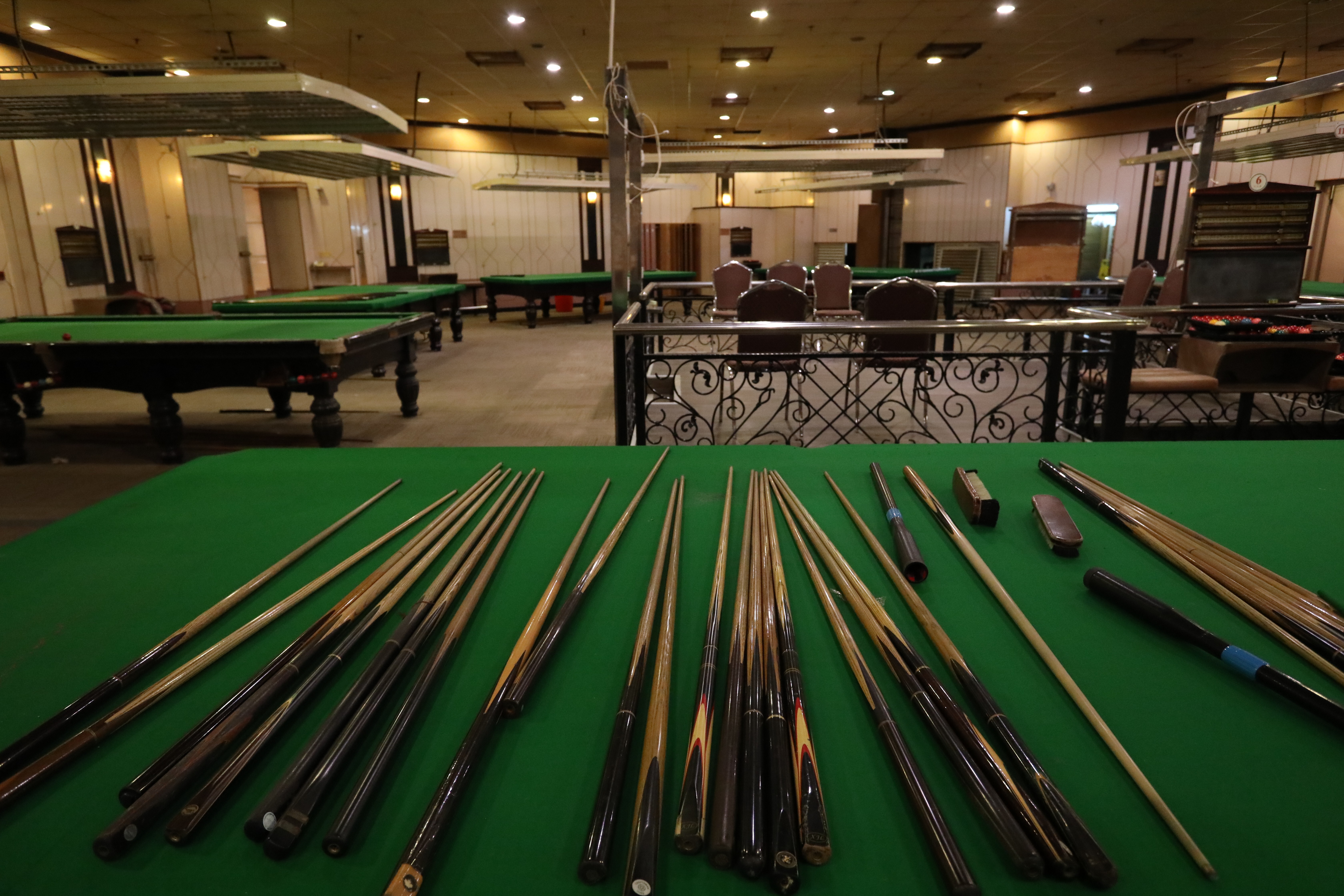 A snooker club is closed amid the pandemic at State Theatre in North Point. Photo: Nora Tam