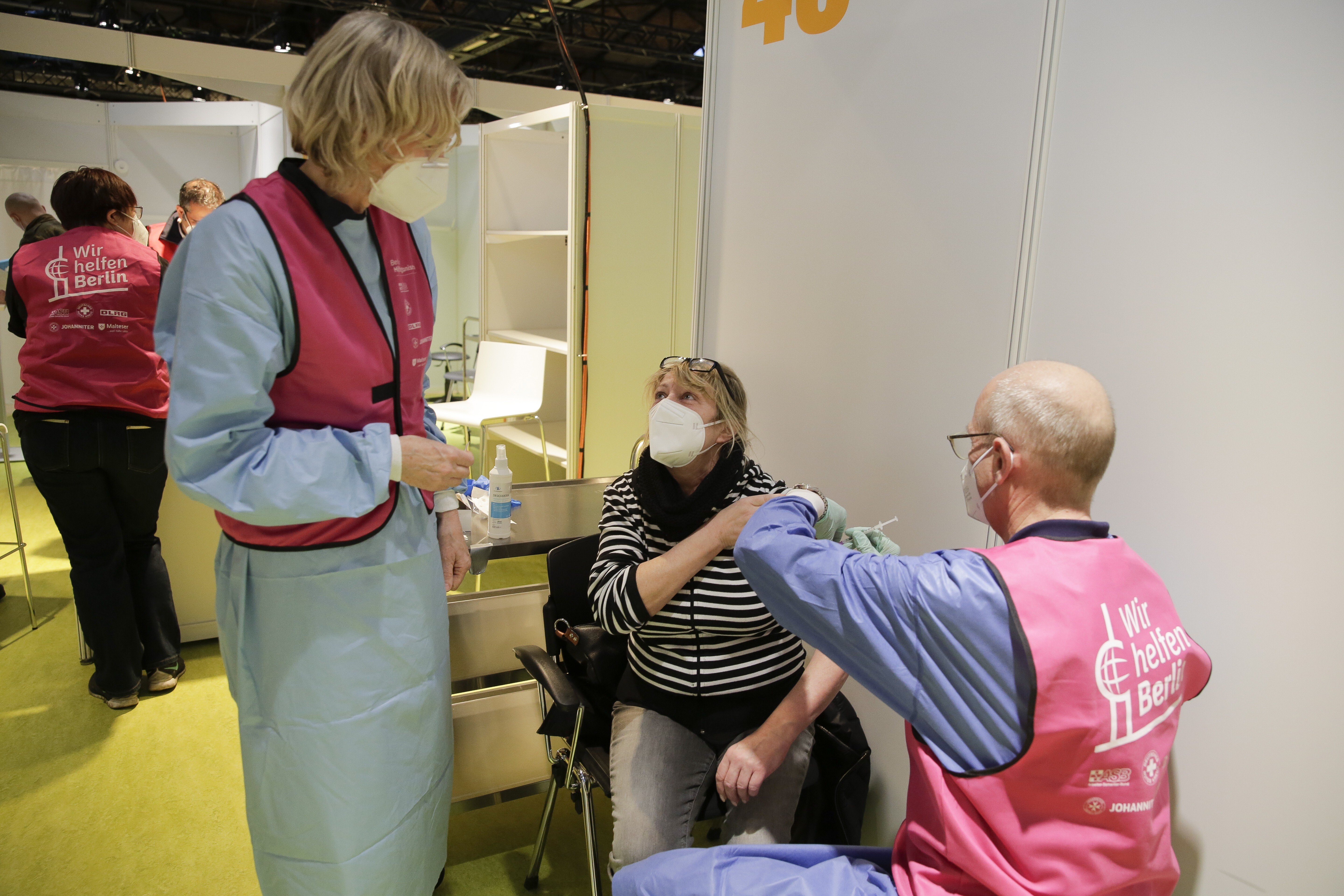 Cold chain doubts delay COVID-19 vaccinations in some German cities