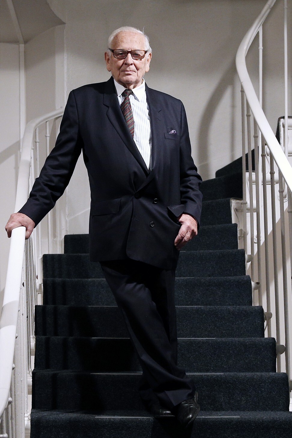 Pierre Cardin: French fashion designer dies aged 98