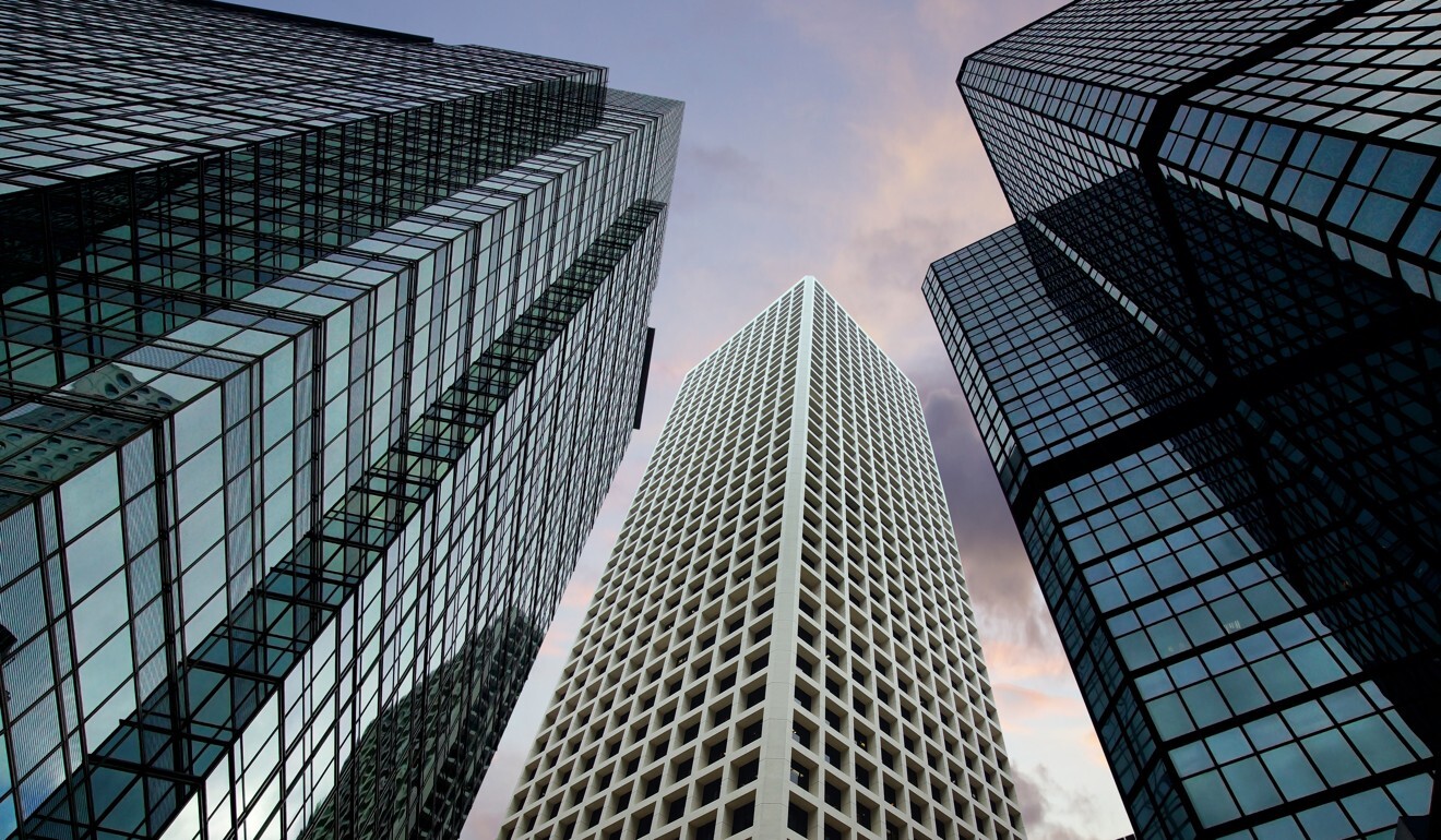 The Landmark Oriental (centre), whose rooms start at nearly HK$4,000 a night, said its cheapest offerings were fully booked. Photo: Shutterstock Images