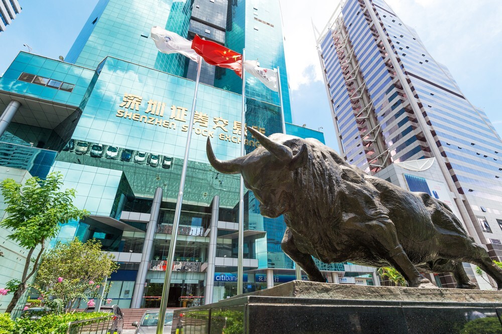 A bull sculpture stands in front of the Shenzhen Stock Exchange building. Chinese stocks have had a good start to the year, with the CSI 300 index surpassing its 2015 peak on January 5. Photo: Shutterstock