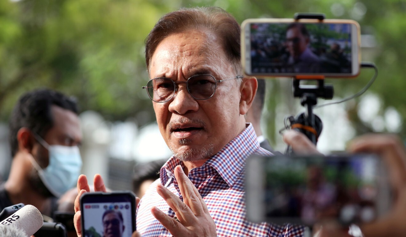 Opposition leader Anwar Ibrahim has urged lawmakers to join him in petitioning Sultan Abdullah to rescind the emergency order. Photo: Reuters