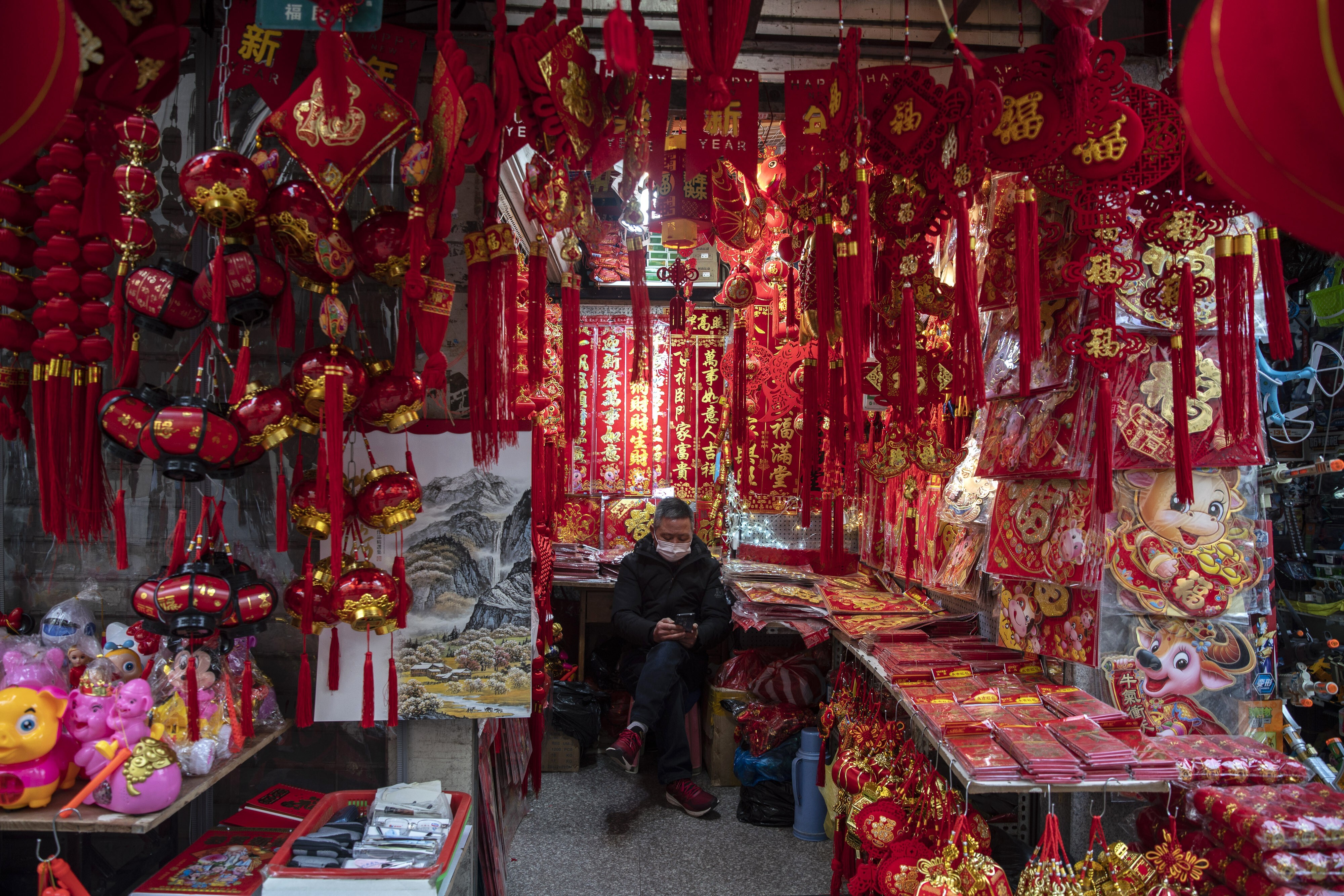 China’s Caixin/Markit services purchasing managers’ index (PMI), a gauge of sentiment among smaller, private firms, fell to 52.0 in January from 56.3 in December. Photo: Bloomberg