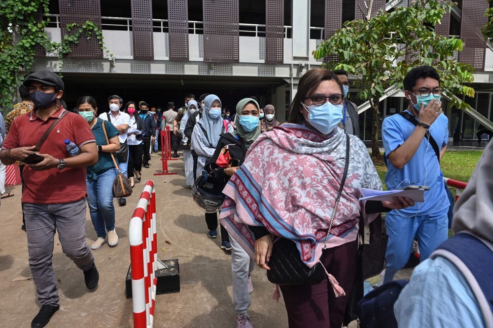 Indonesia’s Coronavirus Vaccine Roll-out Complicated By Mistrust ...